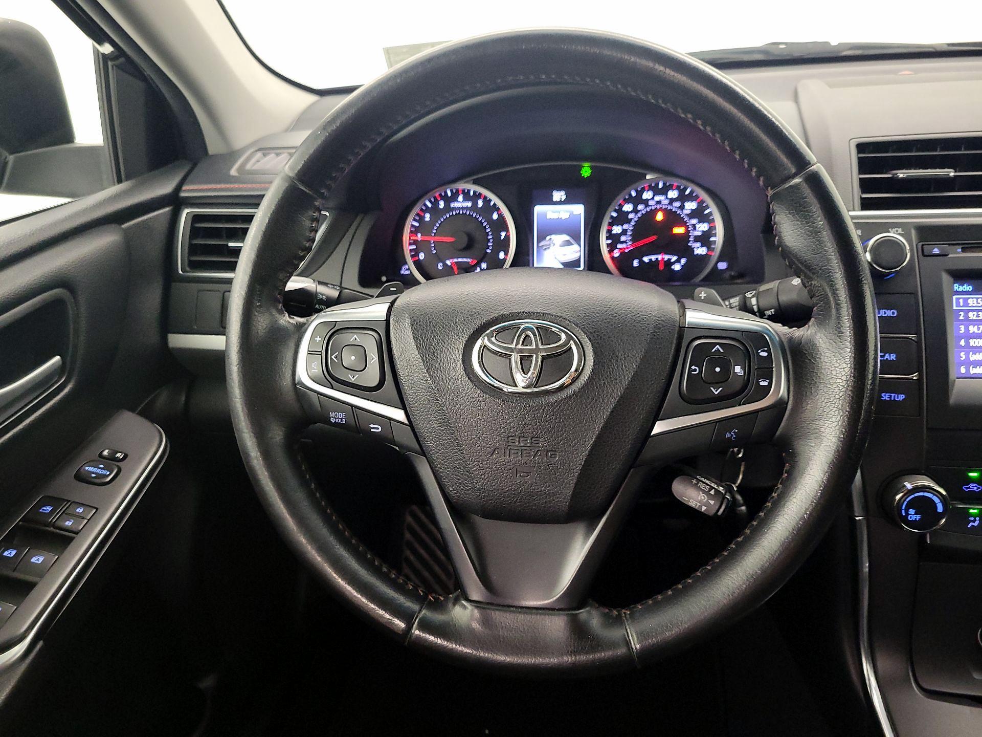 Thumbnail: 2017 Toyota Camry - 10