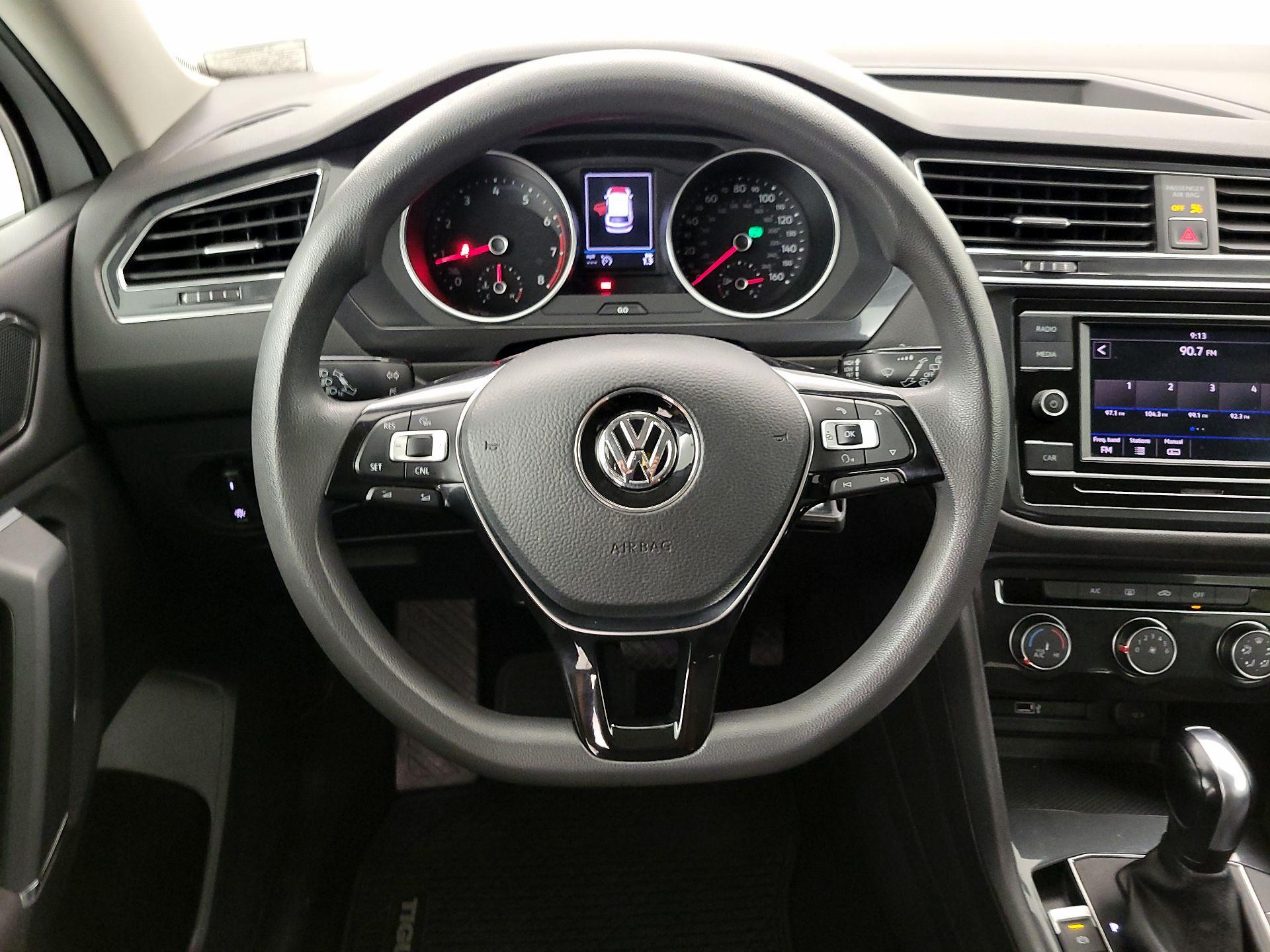 Thumbnail: 2018 Volkswagen Tiguan - 10
