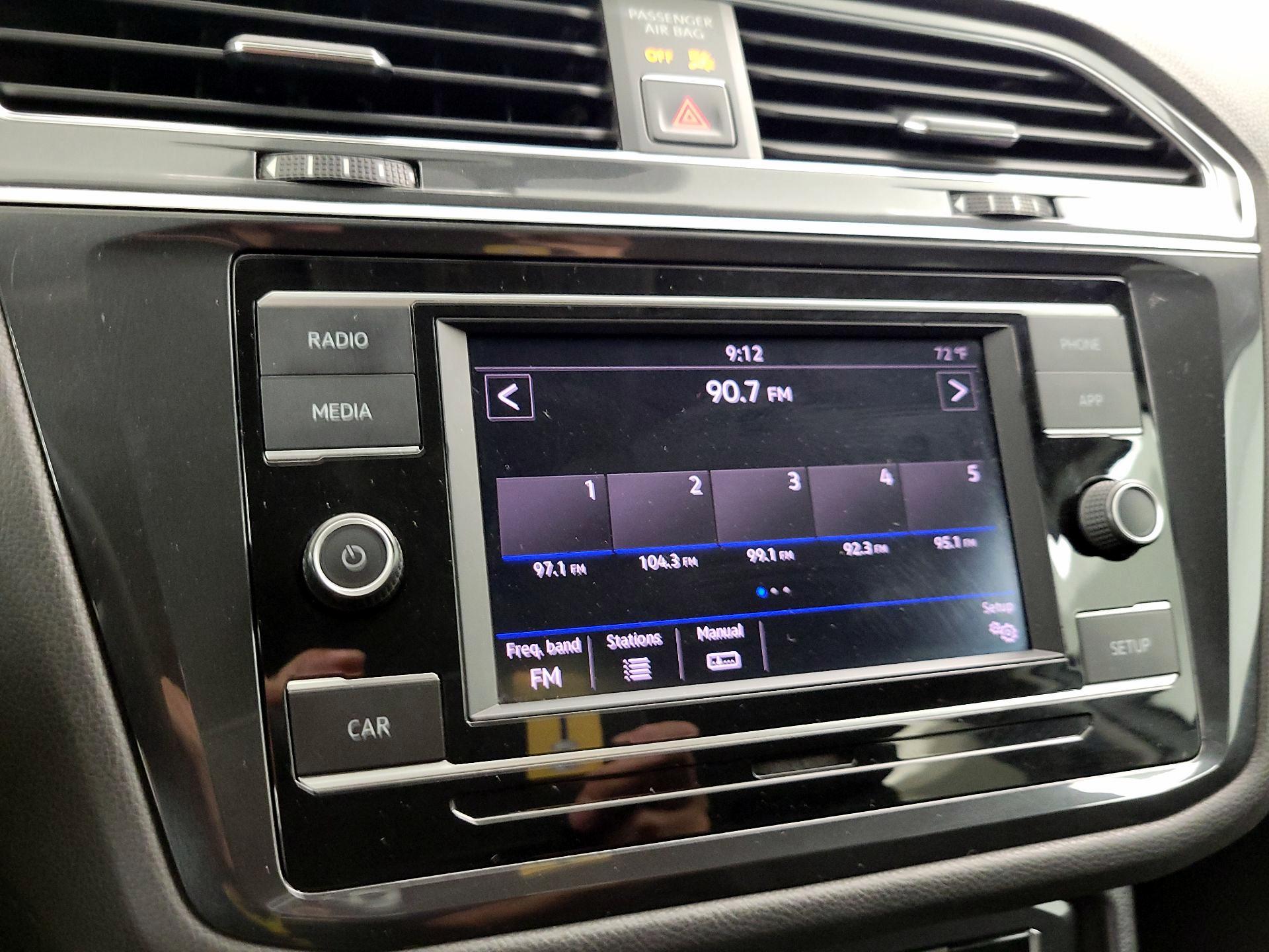 Thumbnail: 2018 Volkswagen Tiguan - 15