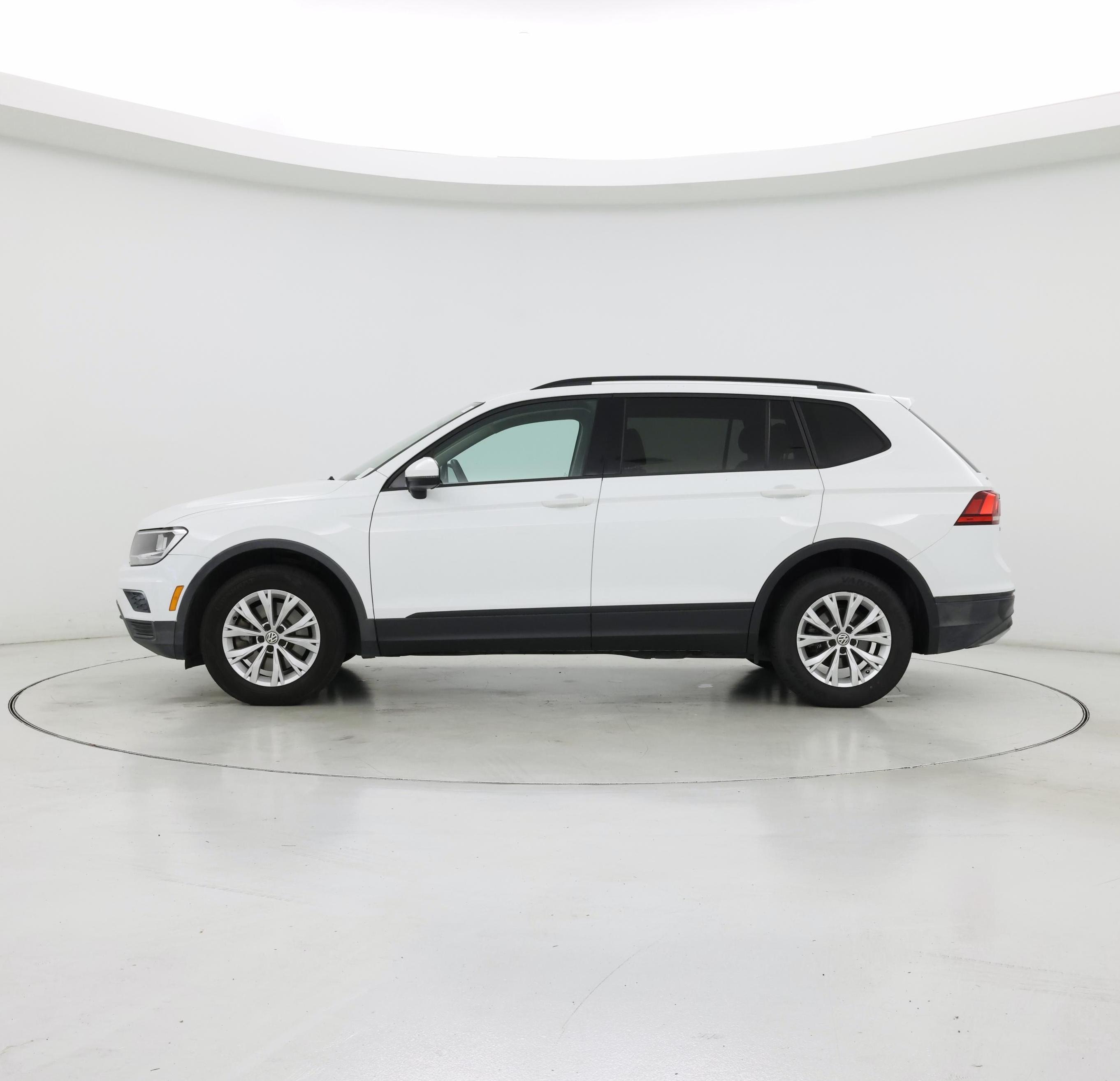 Thumbnail: 2018 Volkswagen Tiguan - 3