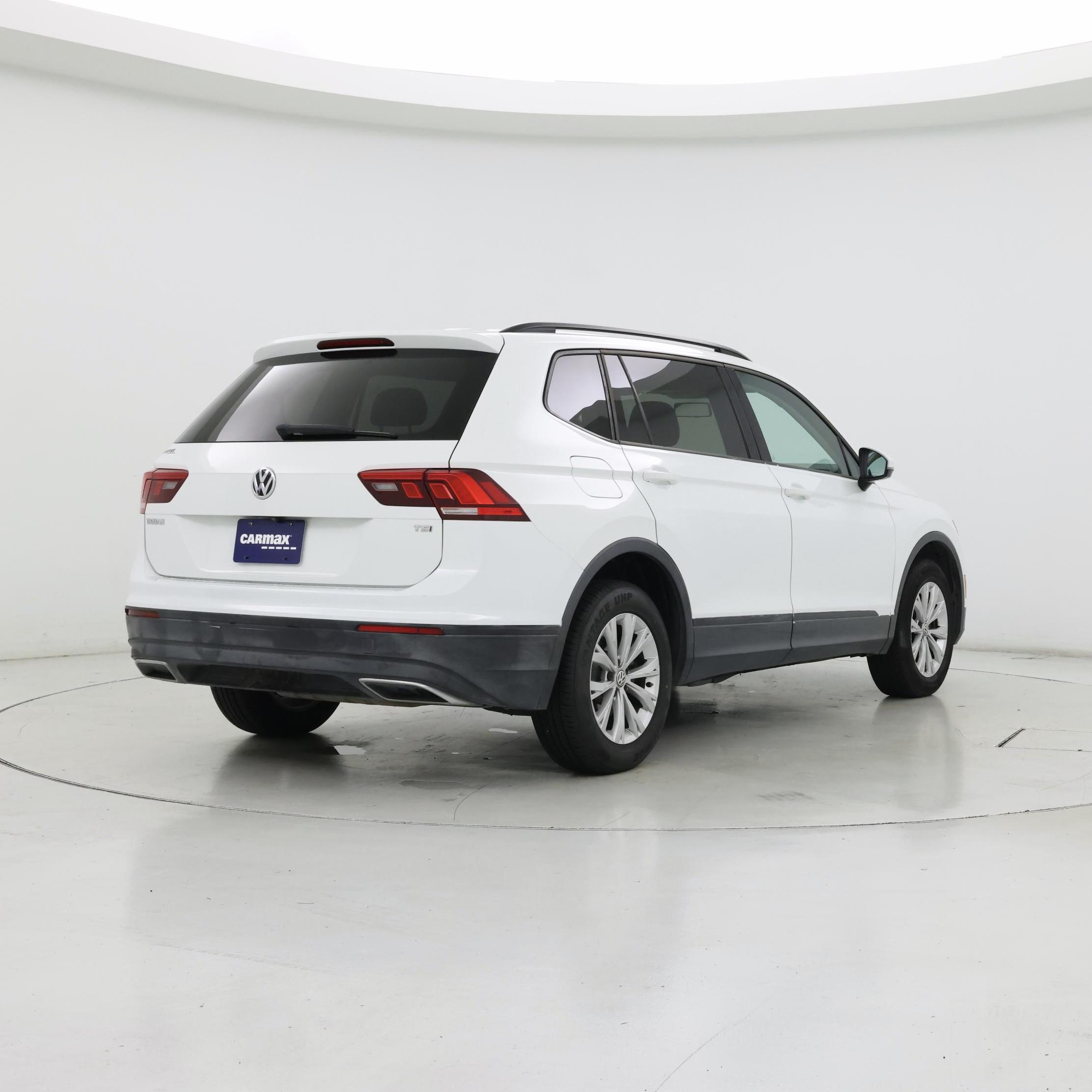 Thumbnail: 2018 Volkswagen Tiguan - 8