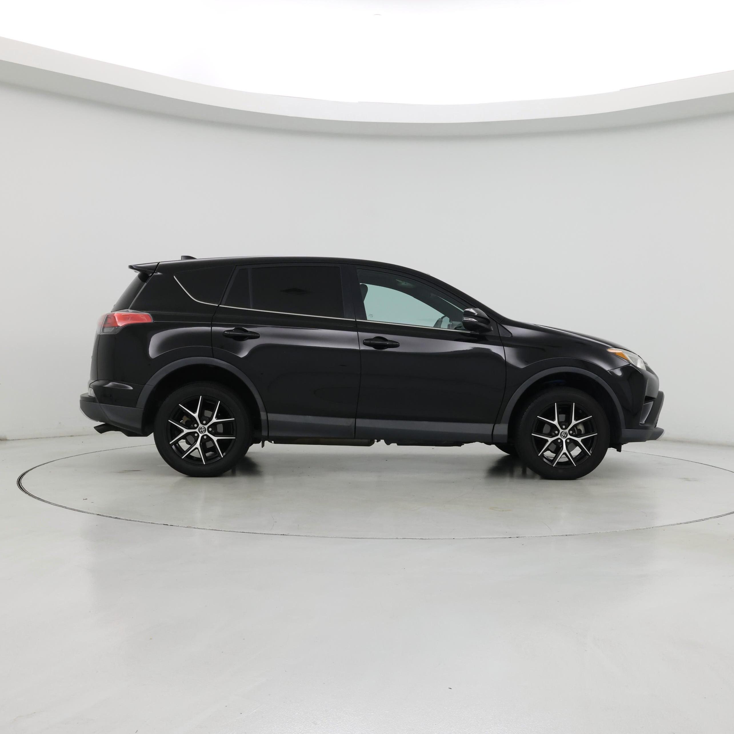 Thumbnail: 2016 Toyota RAV4 - 7
