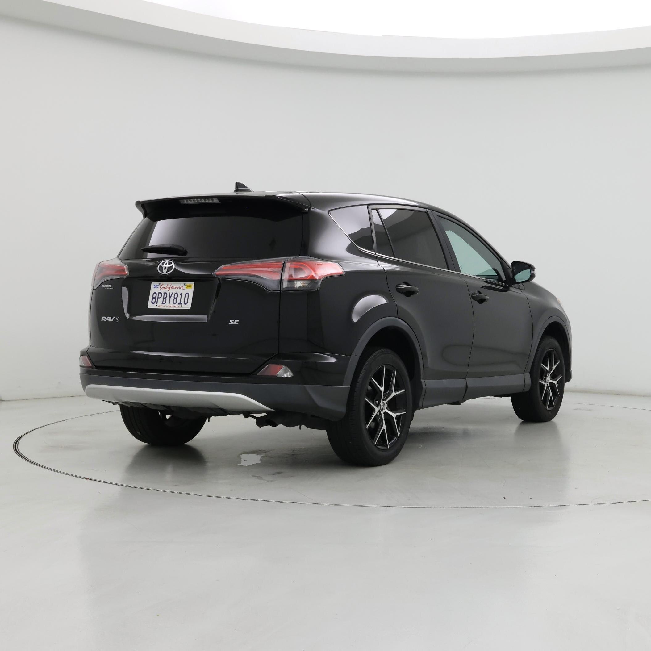 Thumbnail: 2016 Toyota RAV4 - 8