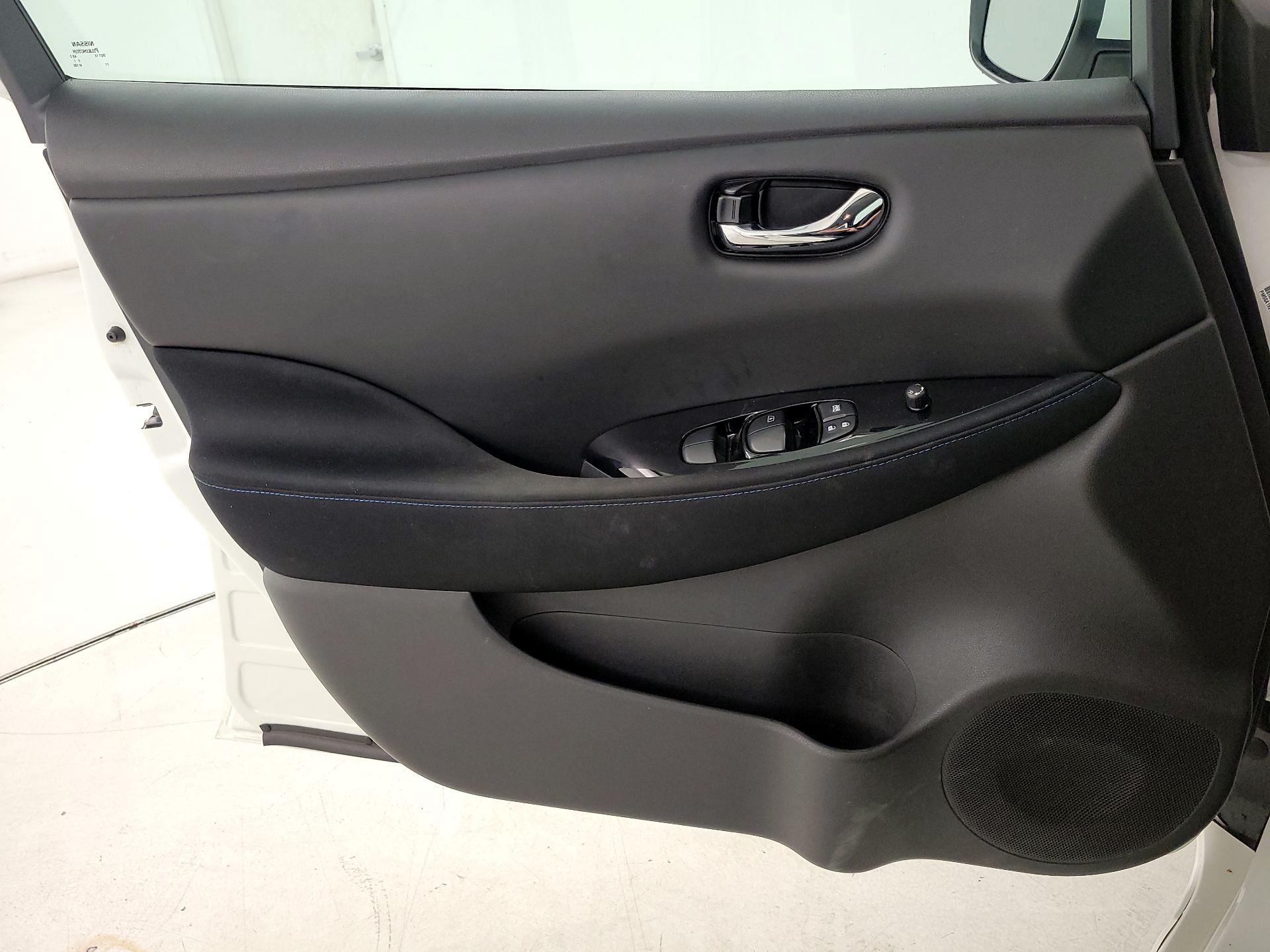 Thumbnail: 2019 Nissan Leaf - 12