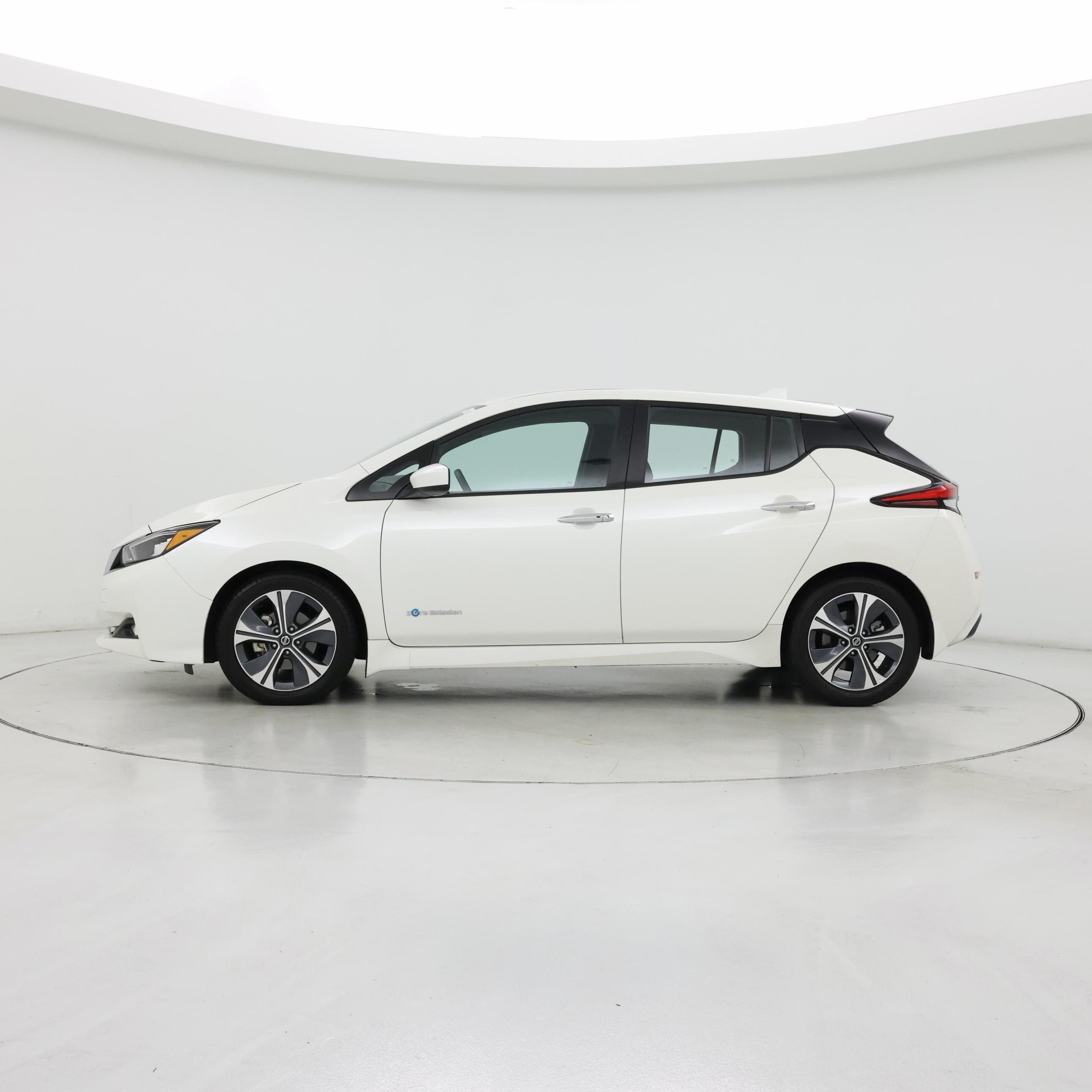 Thumbnail: 2019 Nissan Leaf - 3