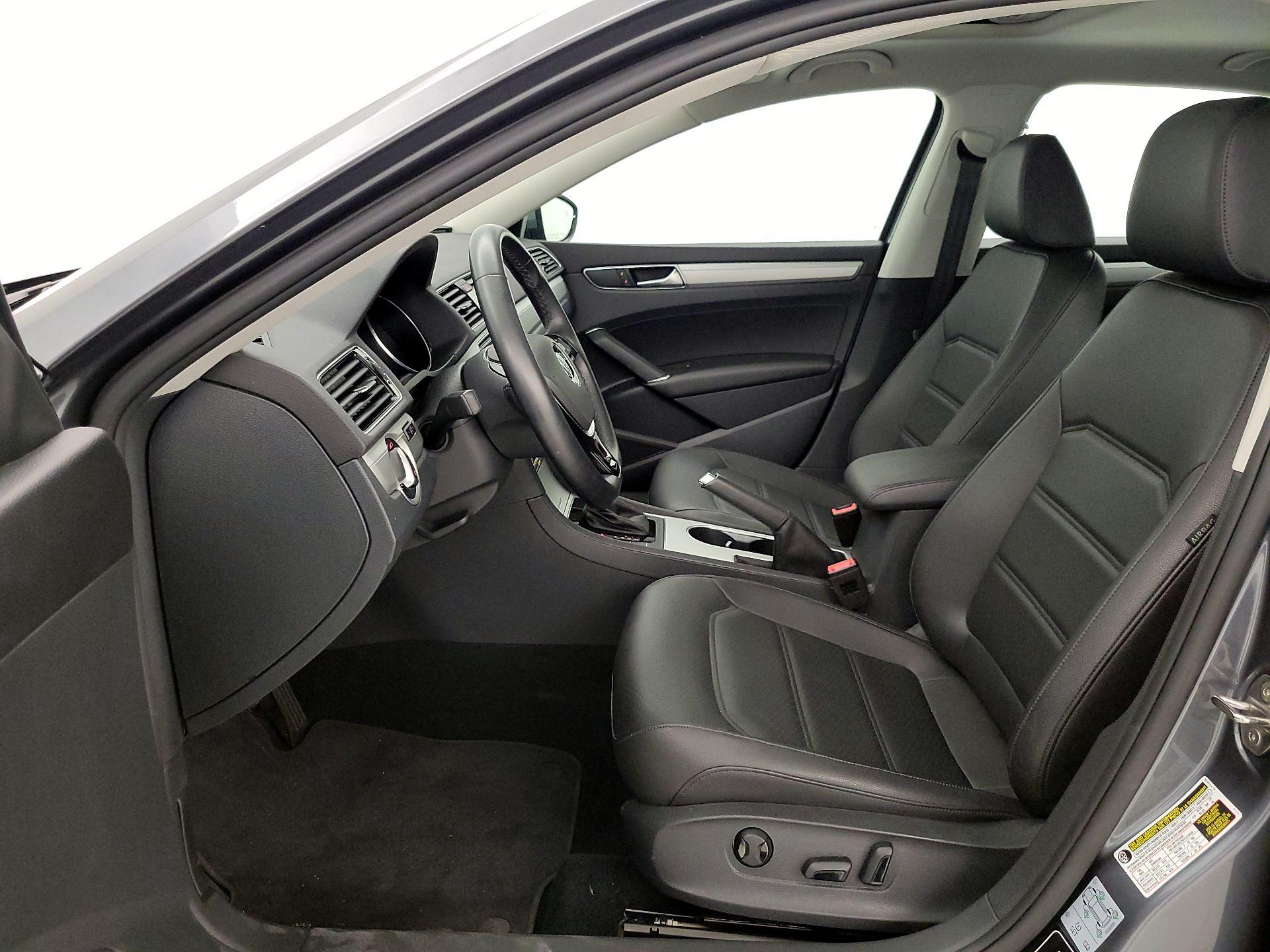 Thumbnail: 2019 Volkswagen Passat - 11