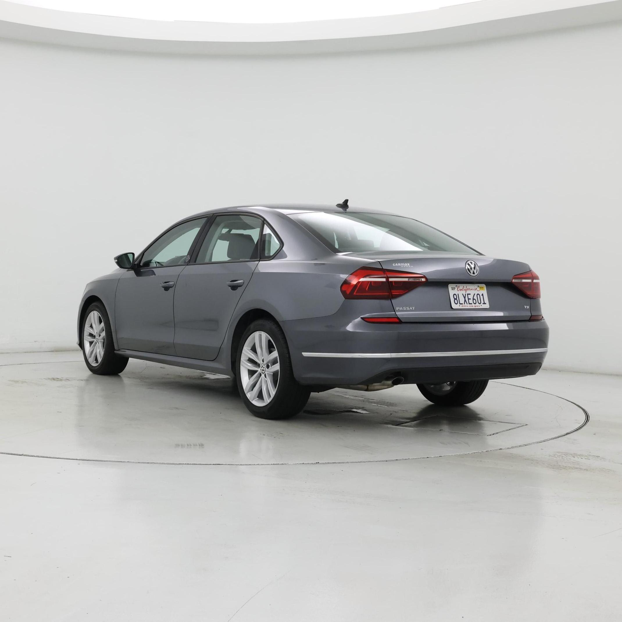 Thumbnail: 2019 Volkswagen Passat - 2
