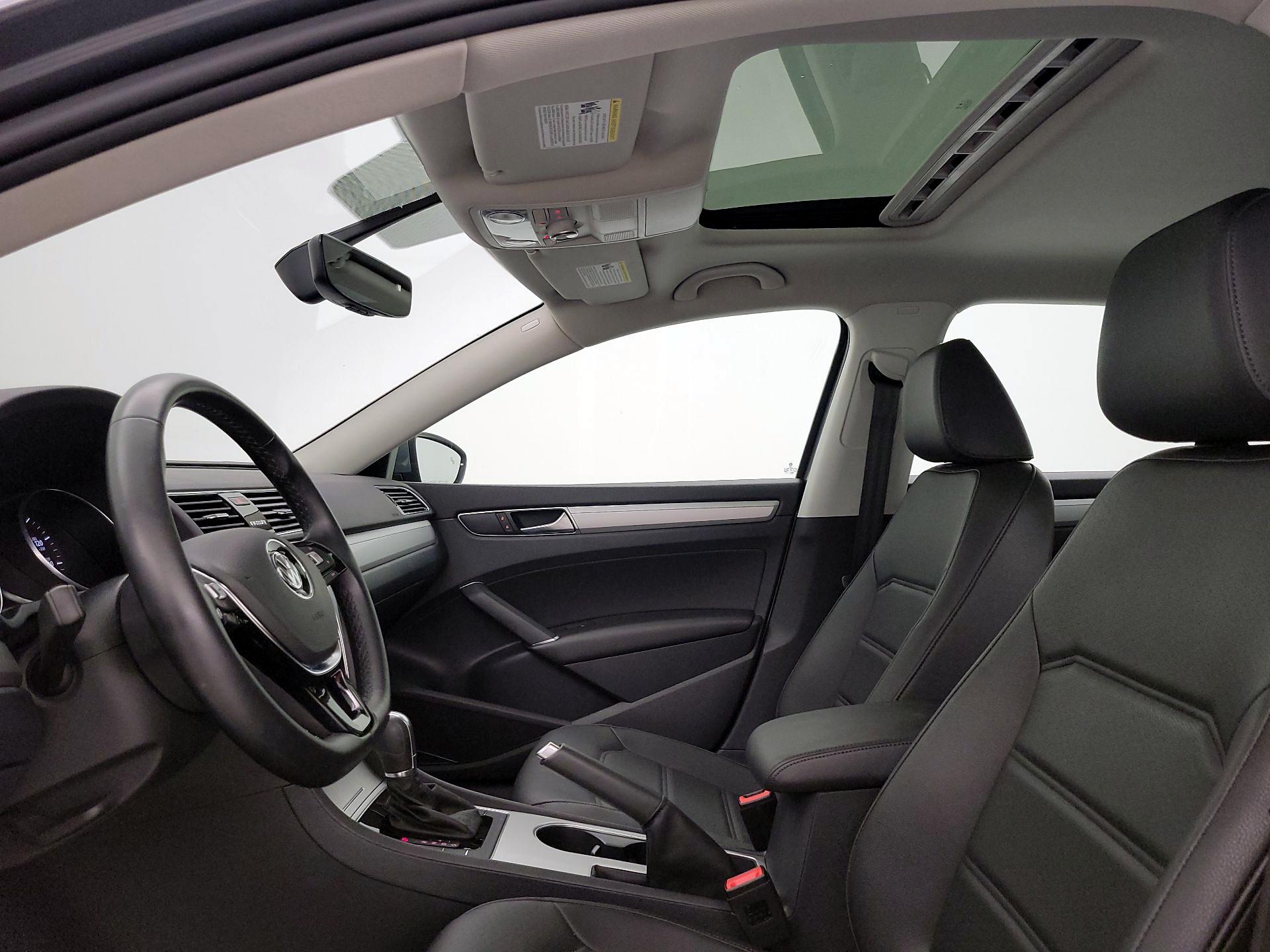 Thumbnail: 2019 Volkswagen Passat - 19