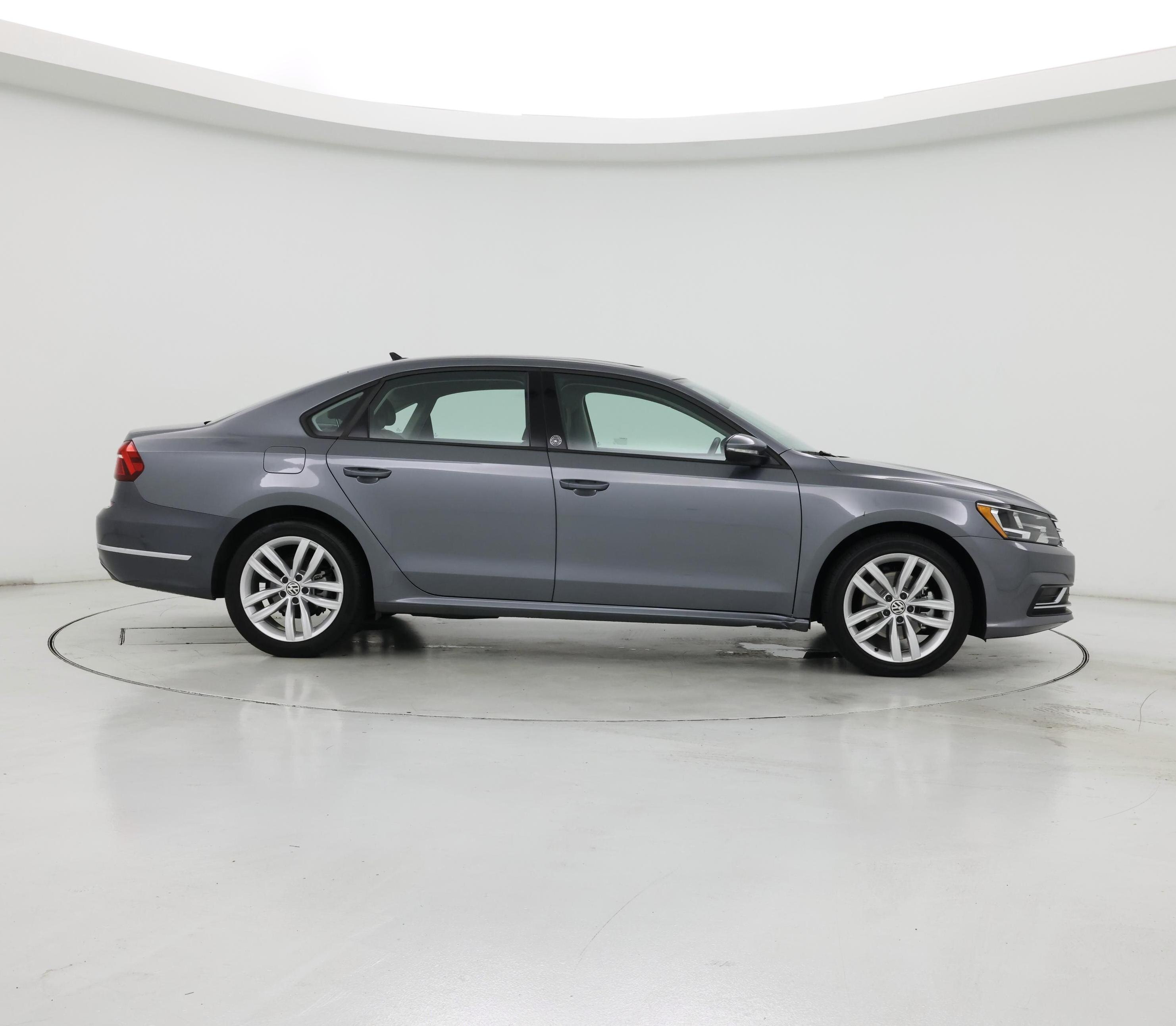 Thumbnail: 2019 Volkswagen Passat - 7