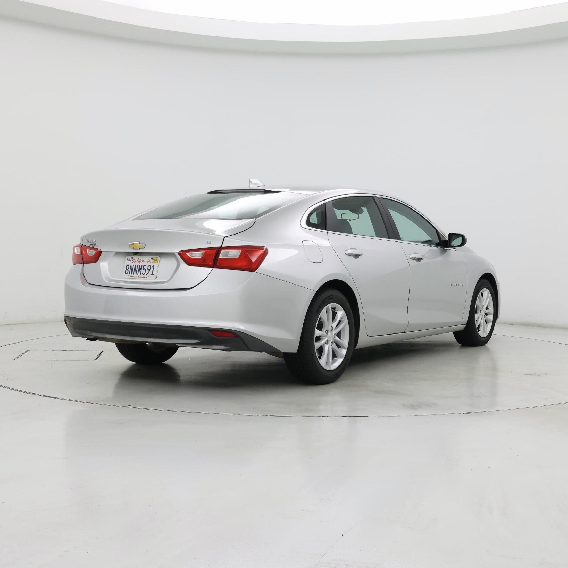 Thumbnail: 2017 Chevrolet Malibu - 8