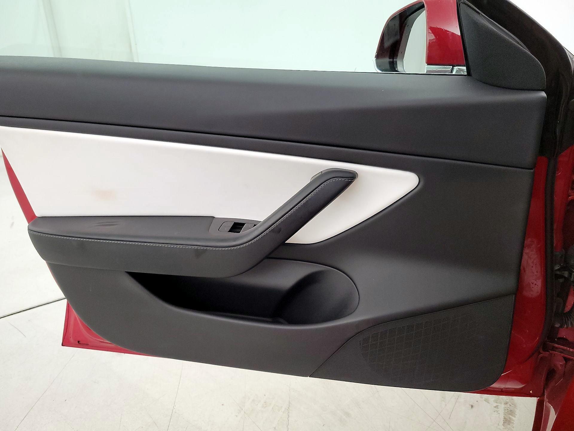 Thumbnail: 2020 Tesla Model 3 - 12