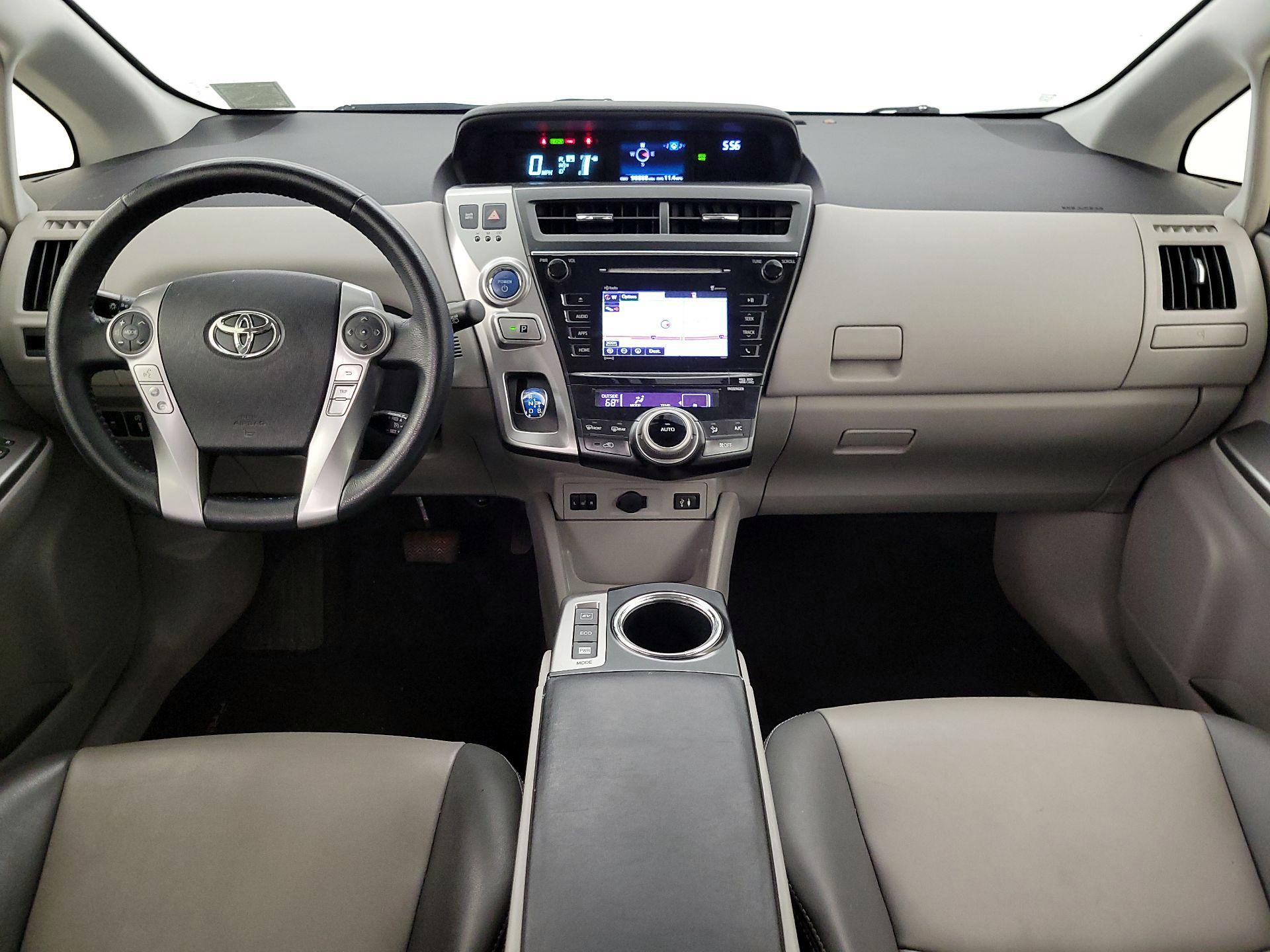 Thumbnail: 2016 Toyota Prius v - 9