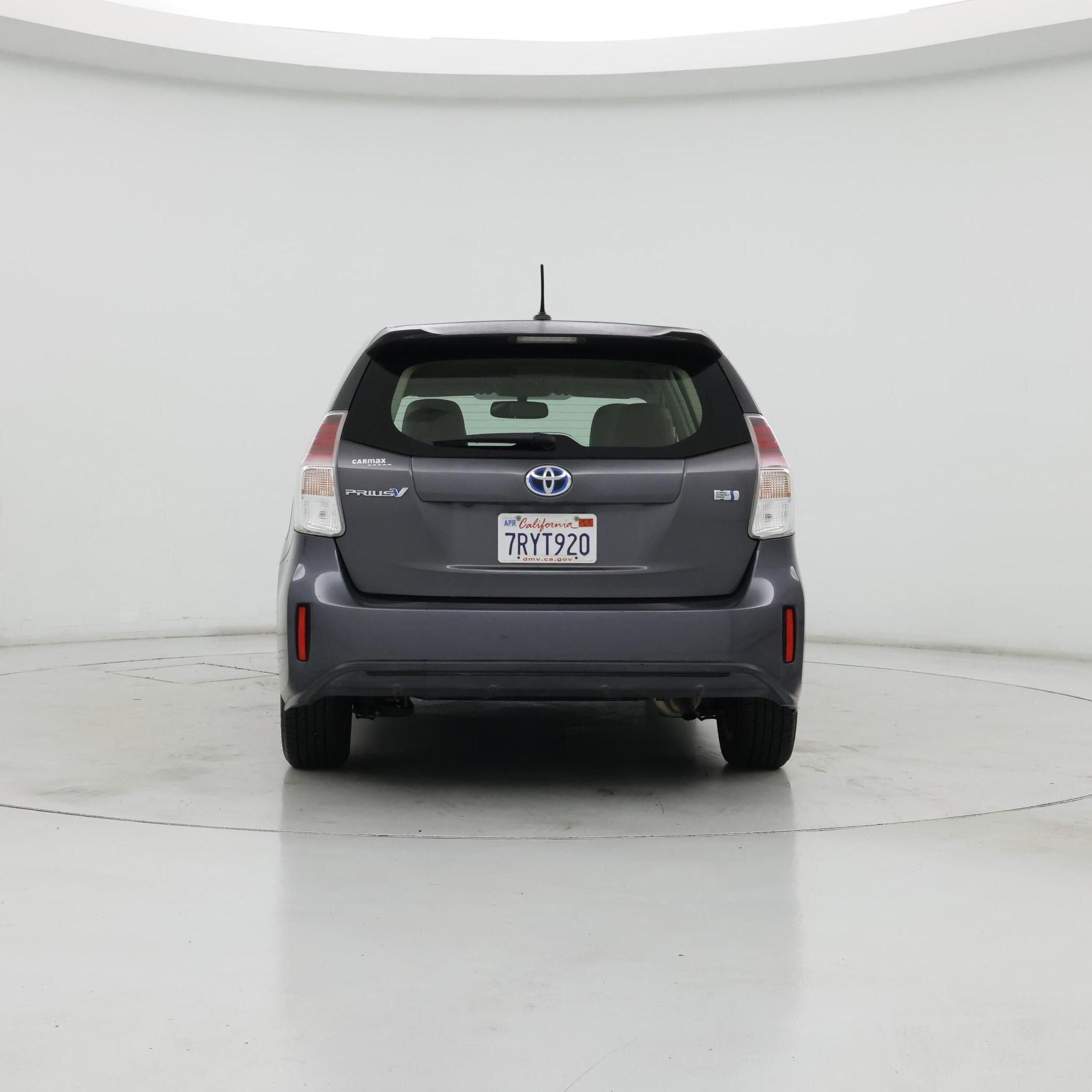Thumbnail: 2016 Toyota Prius v - 6