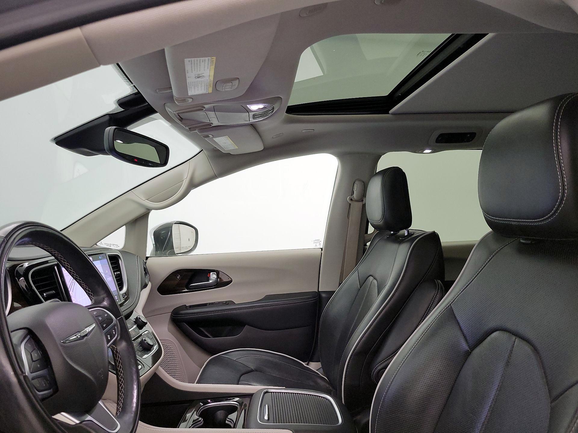 Thumbnail: 2022 Chrysler Pacifica - 20