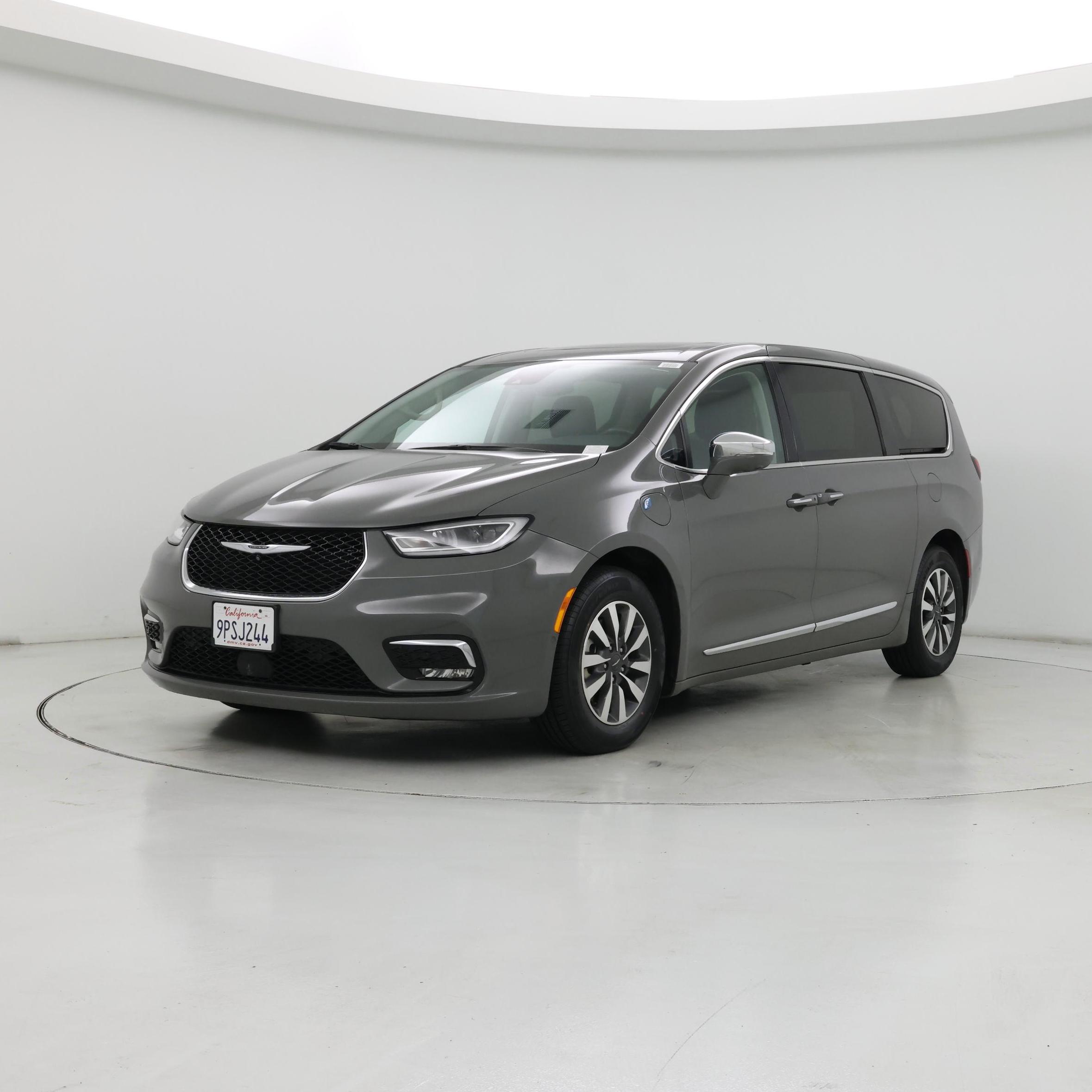 Thumbnail: 2022 Chrysler Pacifica - 4