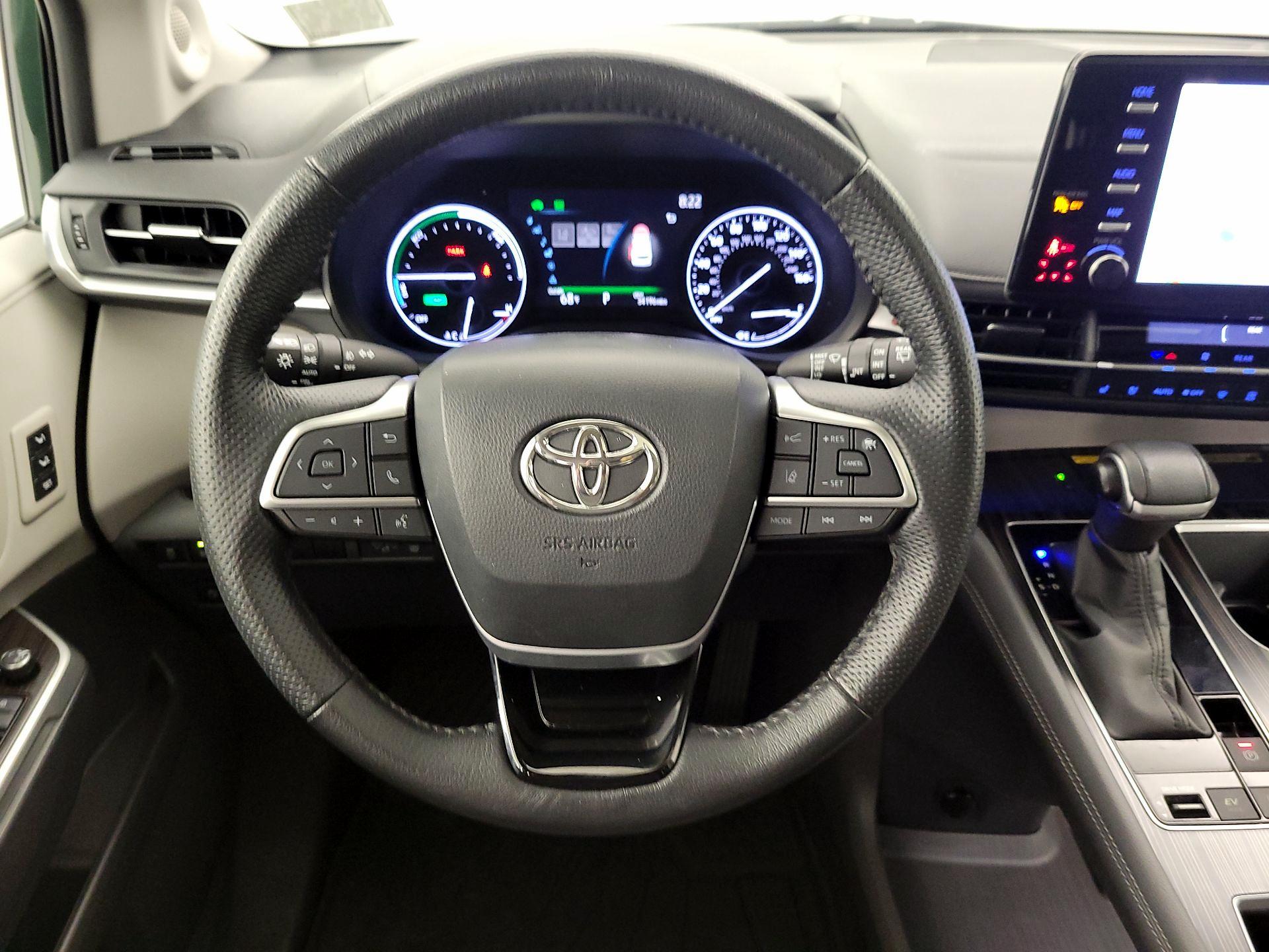 Thumbnail: 2022 Toyota Sienna - 10