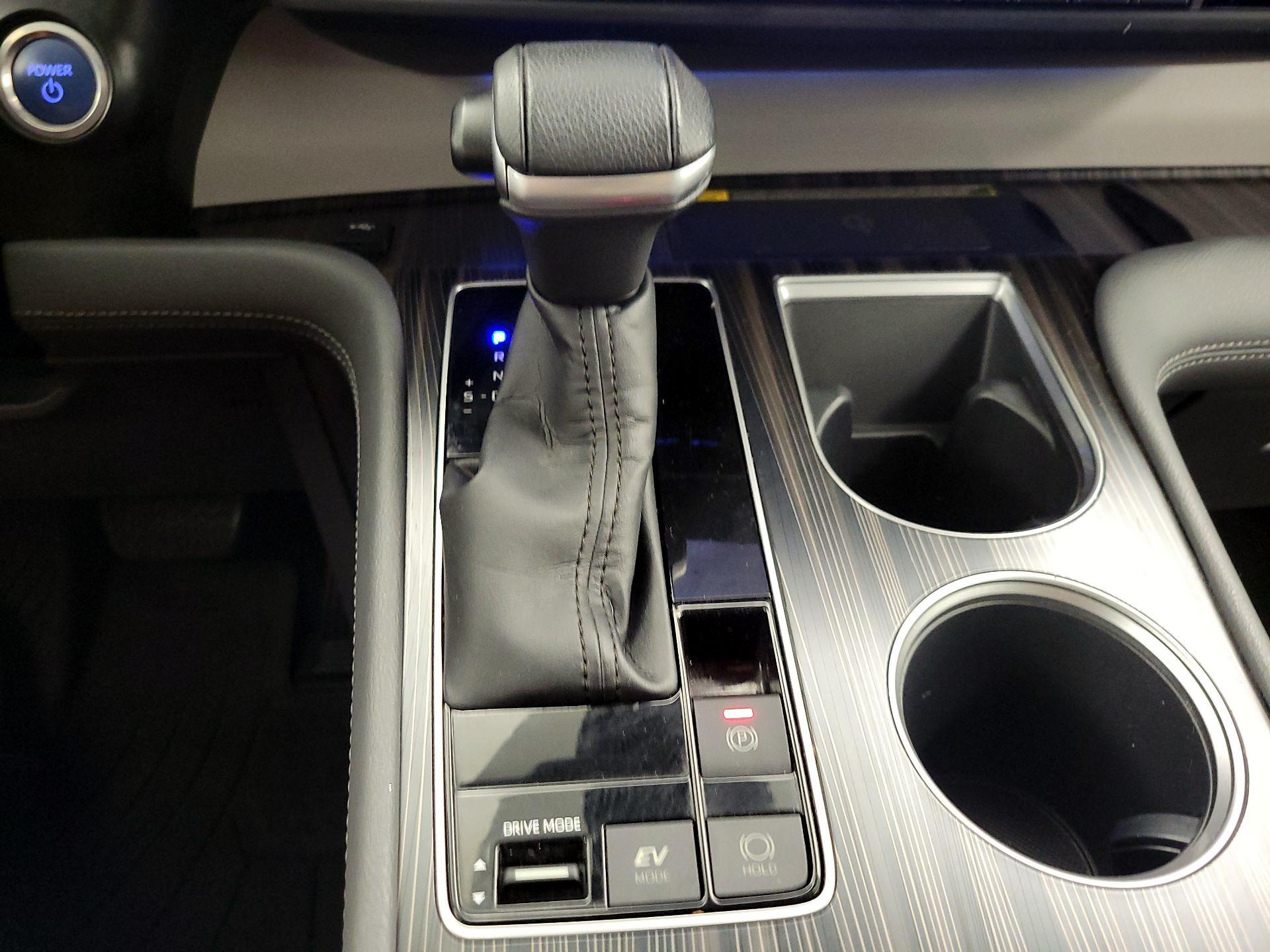 Thumbnail: 2022 Toyota Sienna - 18