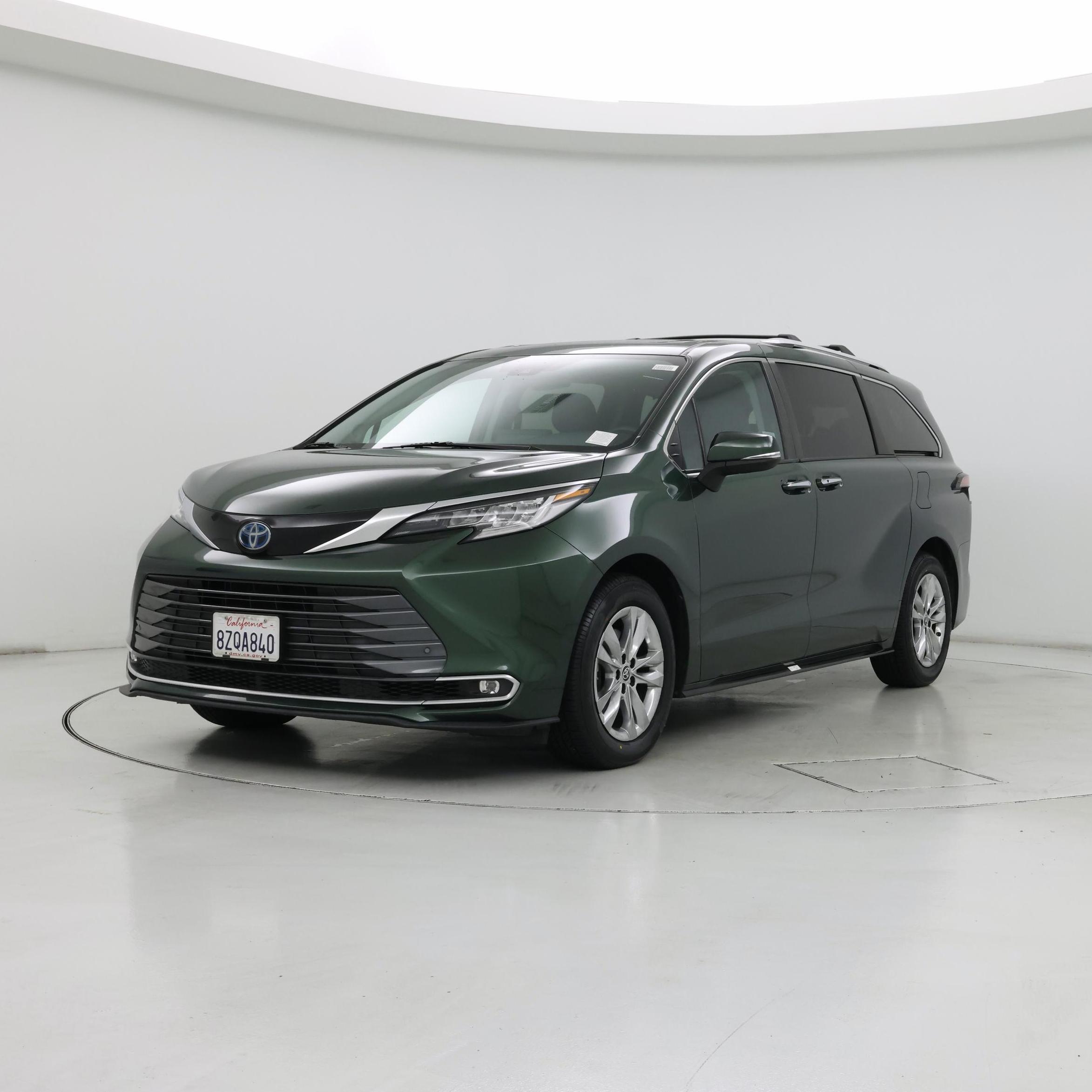Thumbnail: 2022 Toyota Sienna - 4