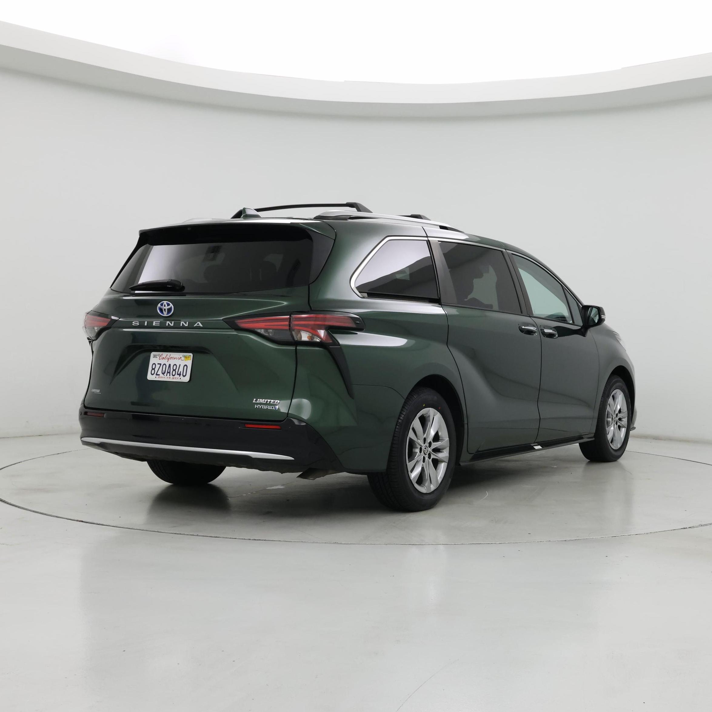 Thumbnail: 2022 Toyota Sienna - 8