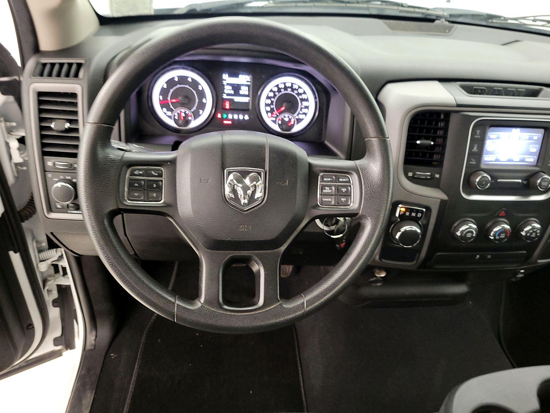 Thumbnail: 2021 RAM 1500 Classic - 10