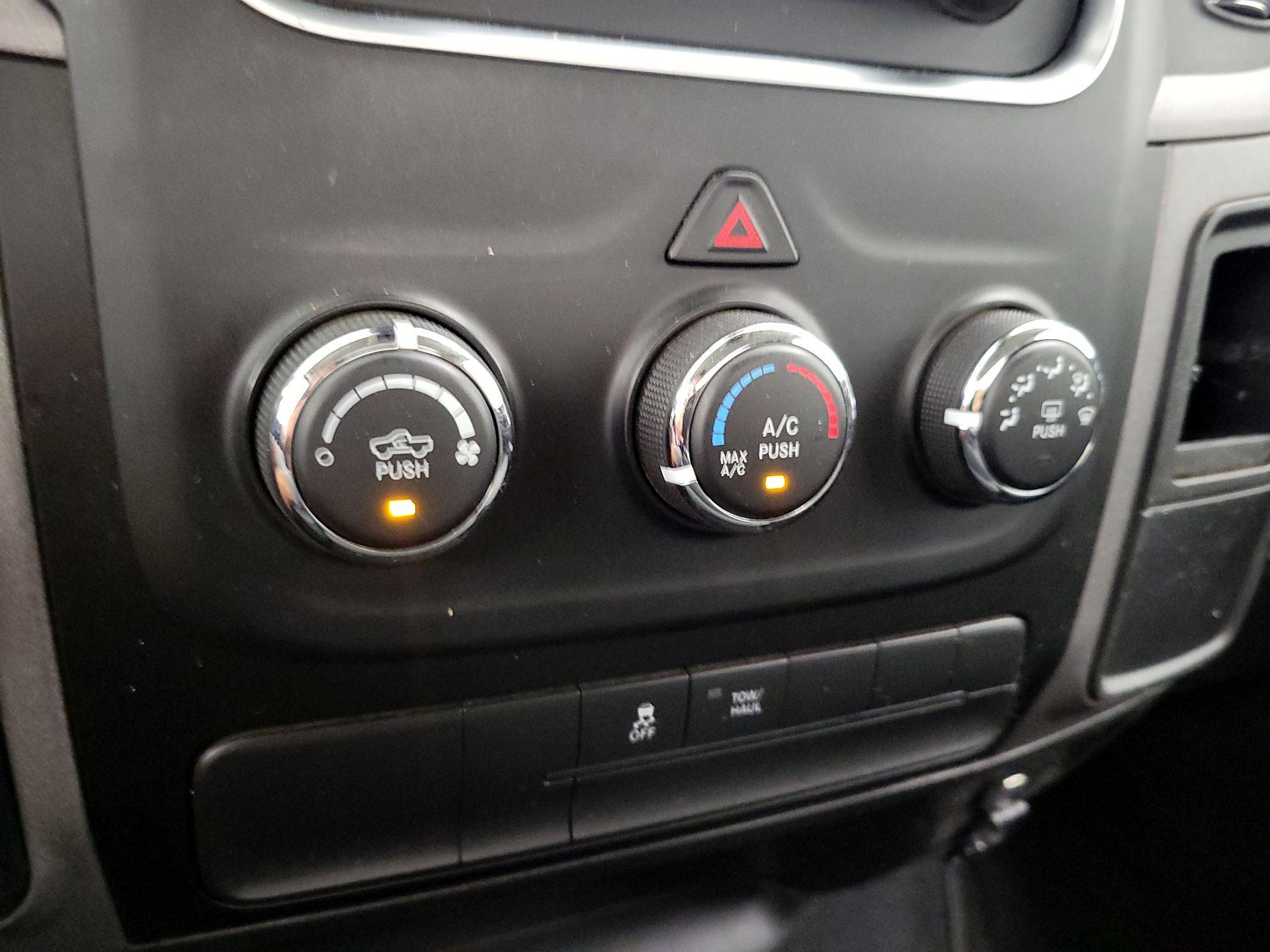 Thumbnail: 2021 RAM 1500 Classic - 16