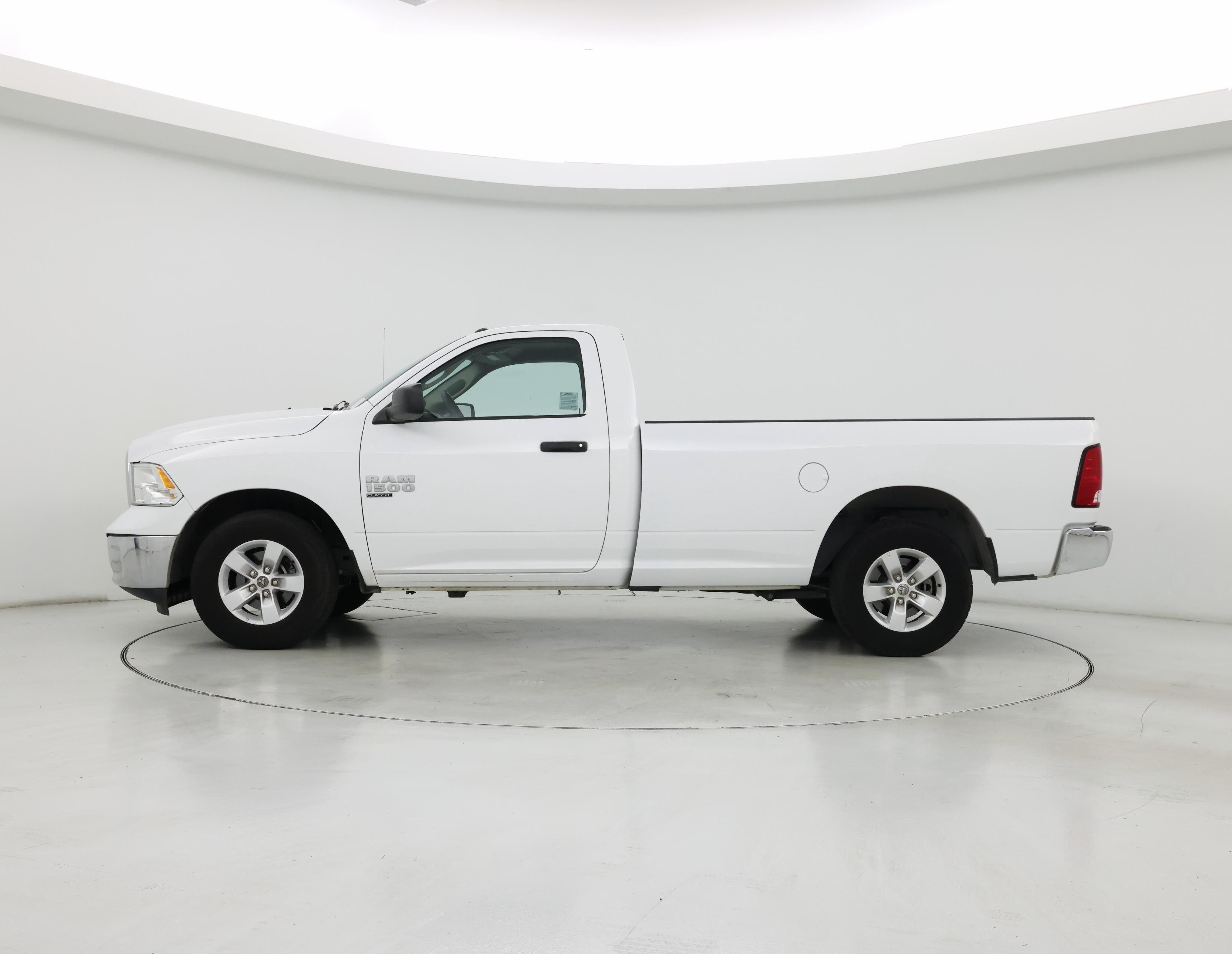 Thumbnail: 2021 RAM 1500 Classic - 3