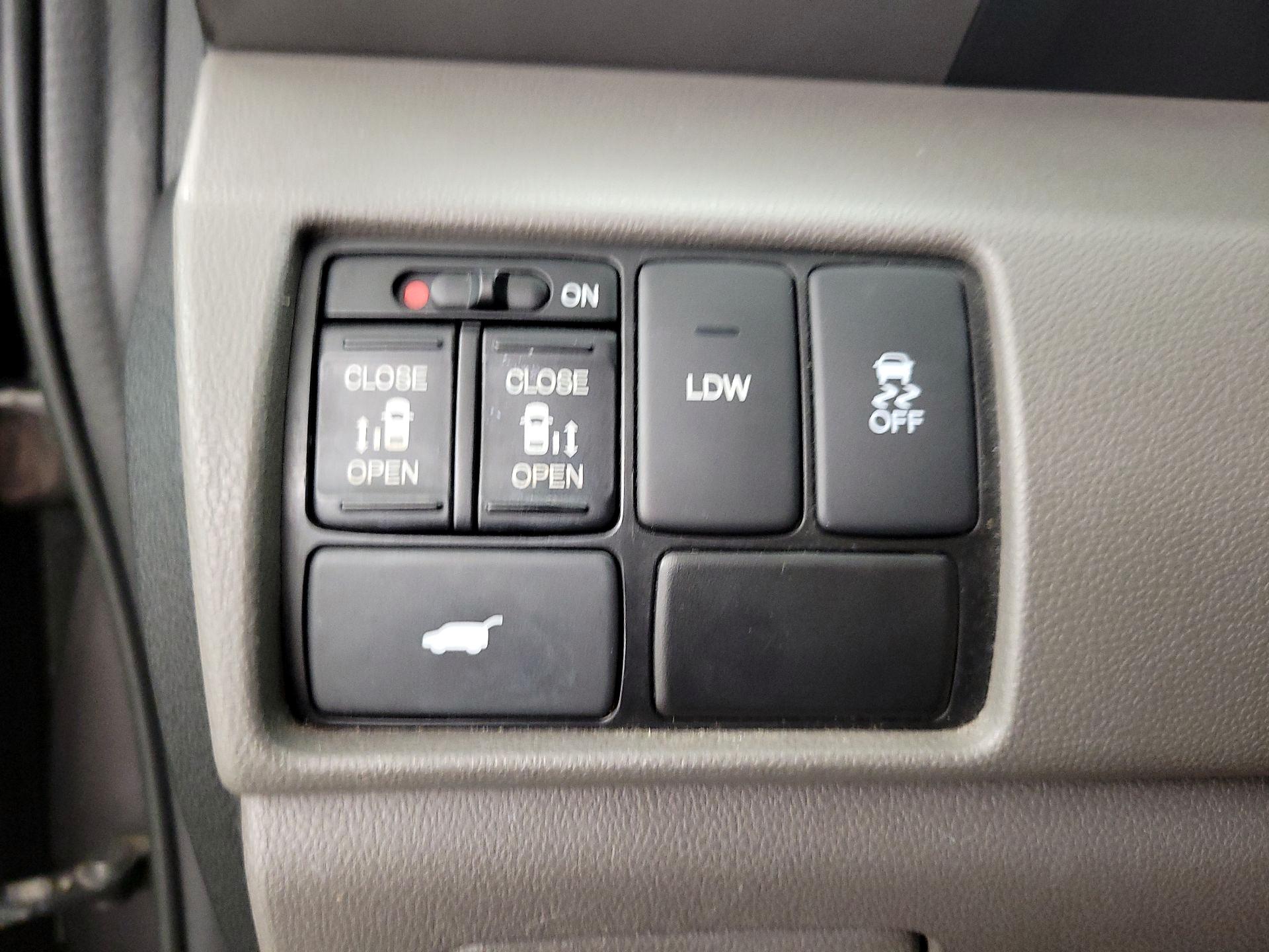 Thumbnail: 2016 Honda Odyssey - 13