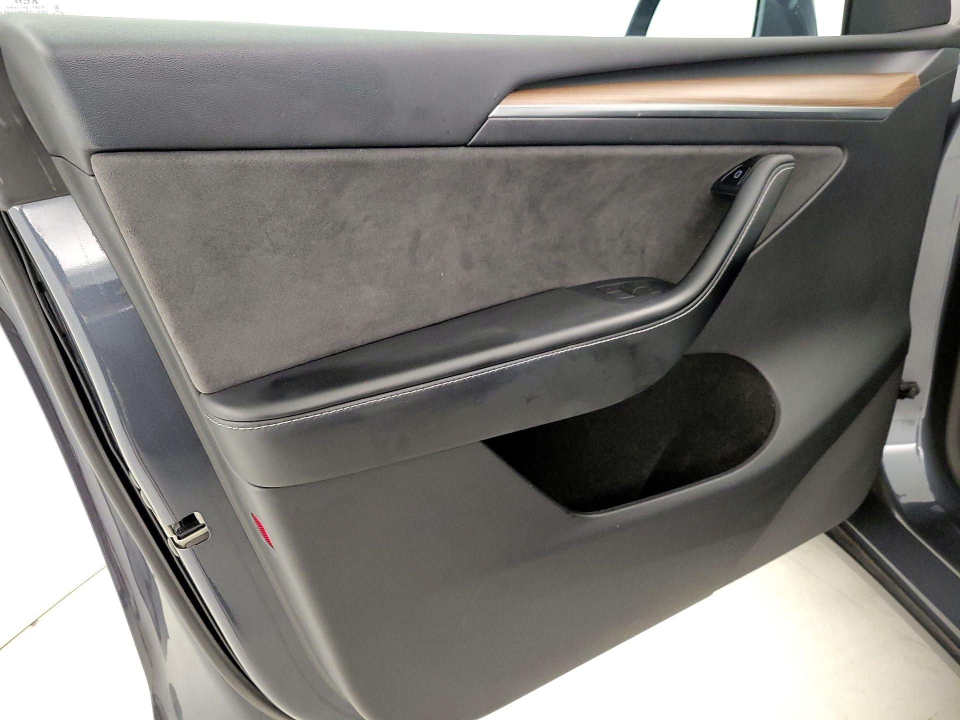 Thumbnail: 2023 Tesla Model Y - 12