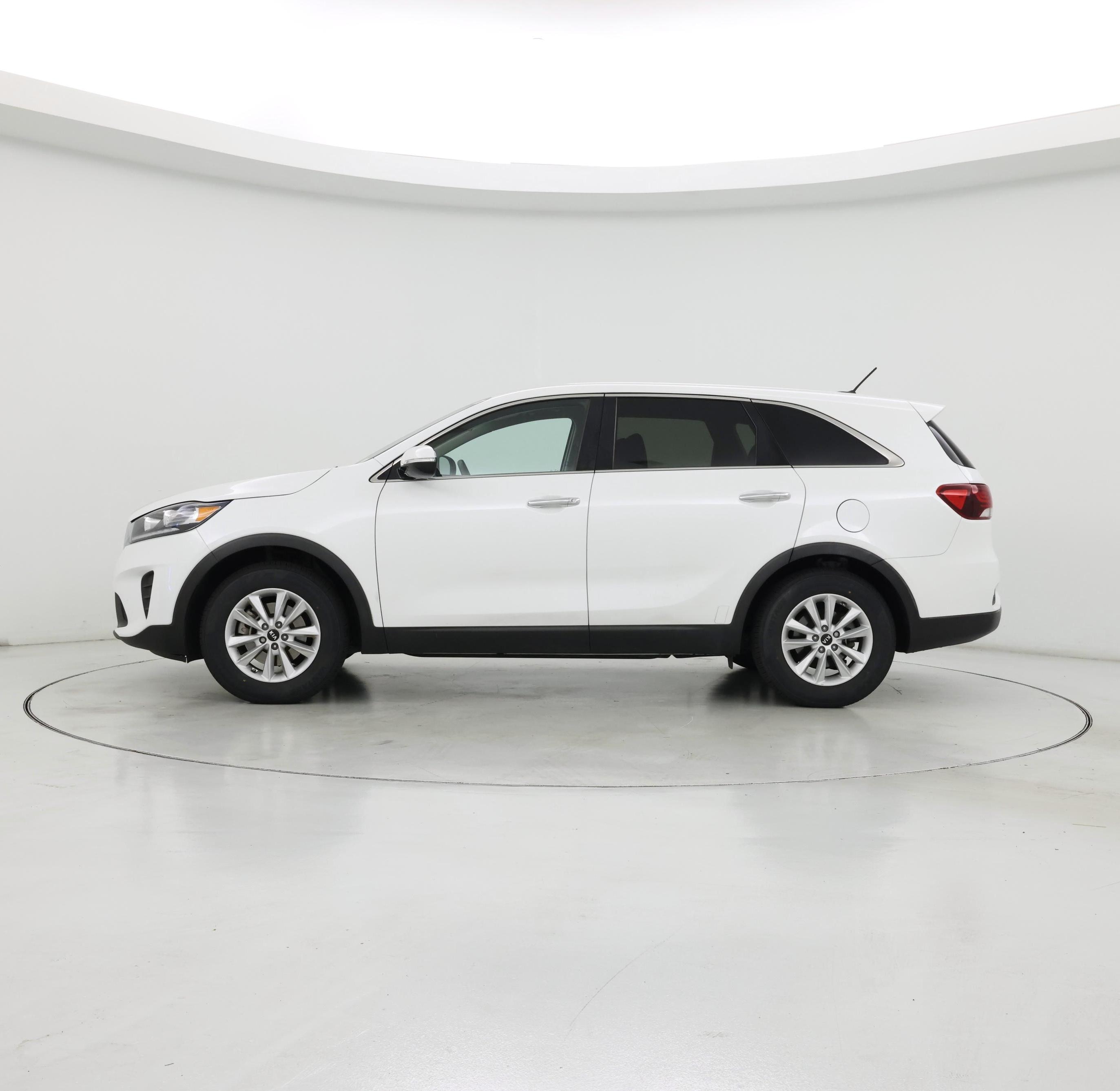 Thumbnail: 2020 Kia Sorento - 3