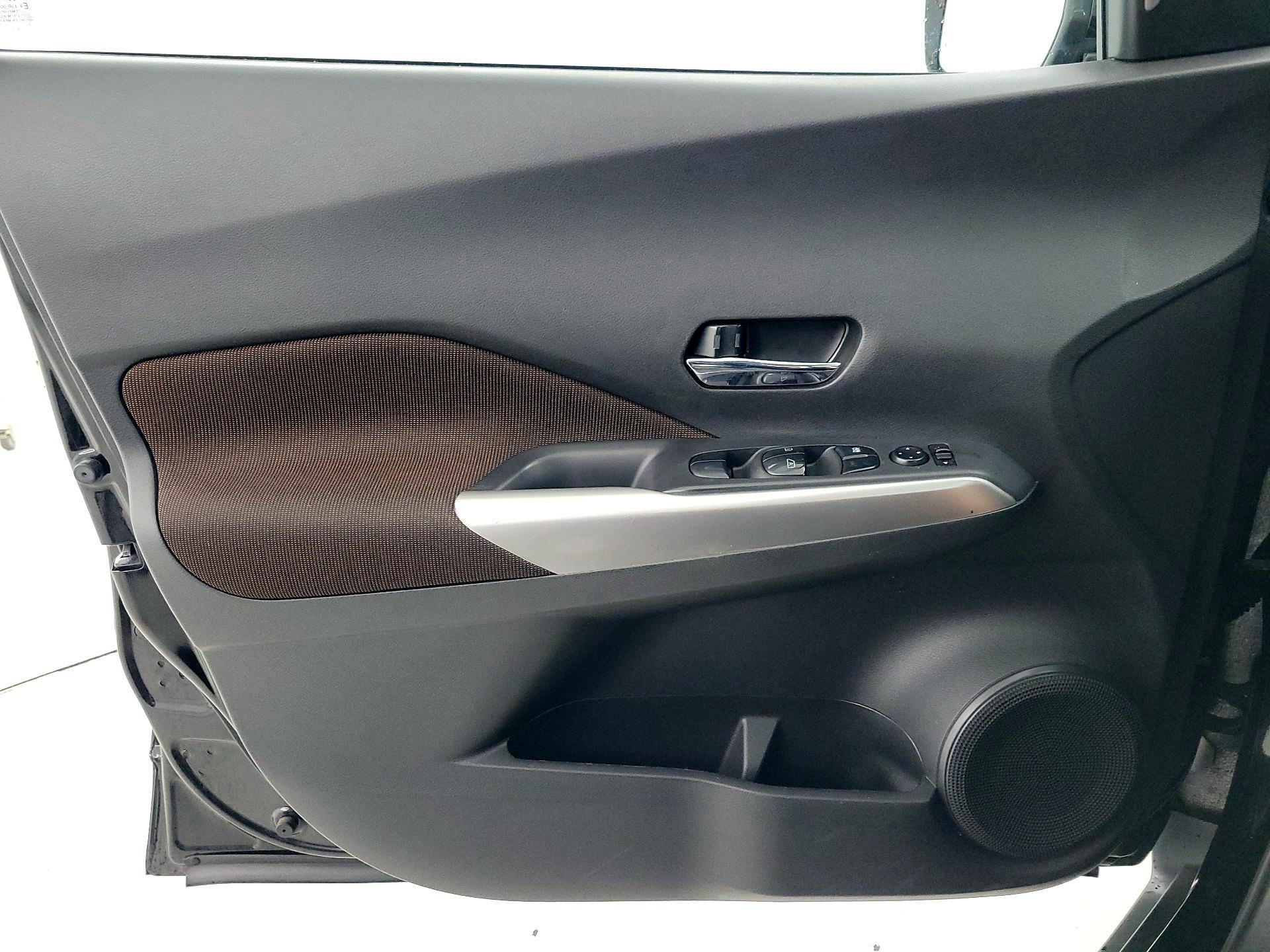 Thumbnail: 2020 Nissan Kicks - 12