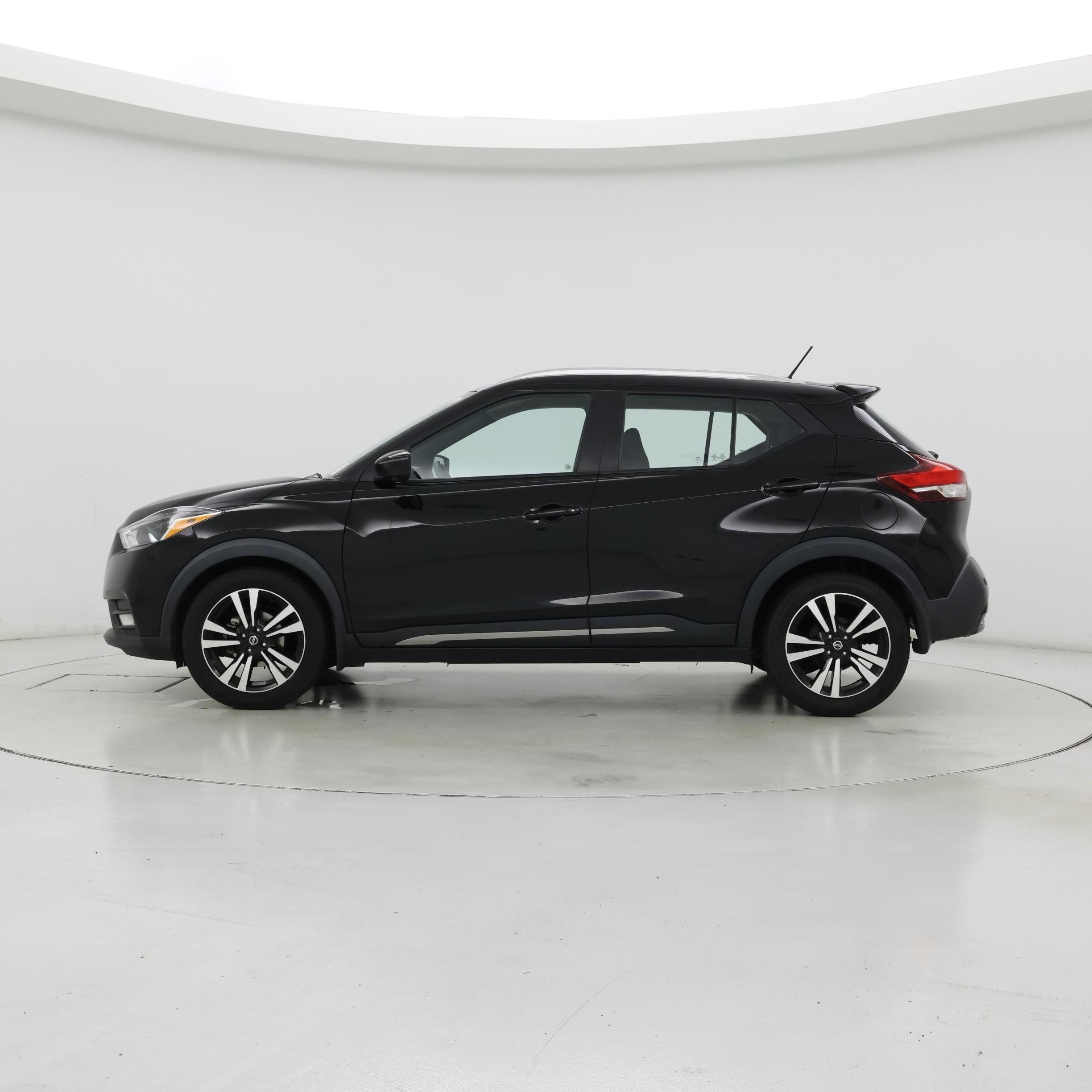 Thumbnail: 2020 Nissan Kicks - 3