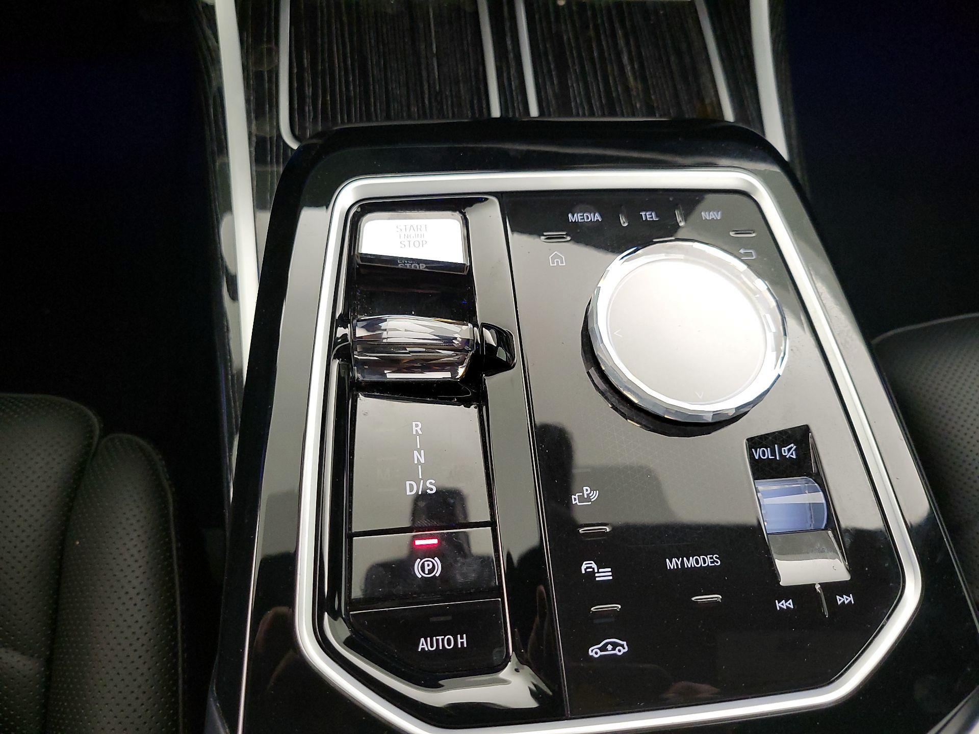 Thumbnail: 2023 BMW 7 Series - 18
