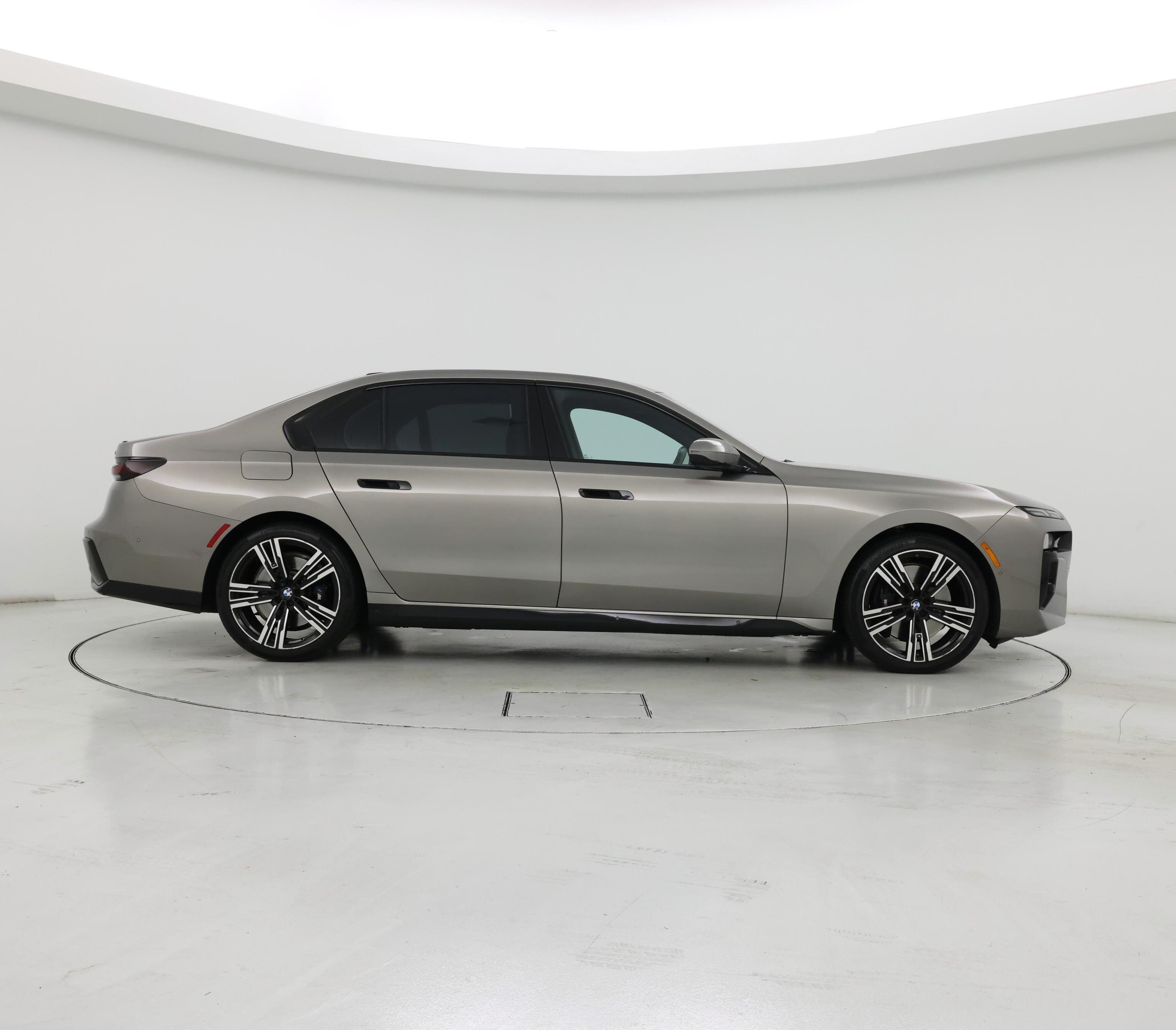 Thumbnail: 2023 BMW 7 Series - 7