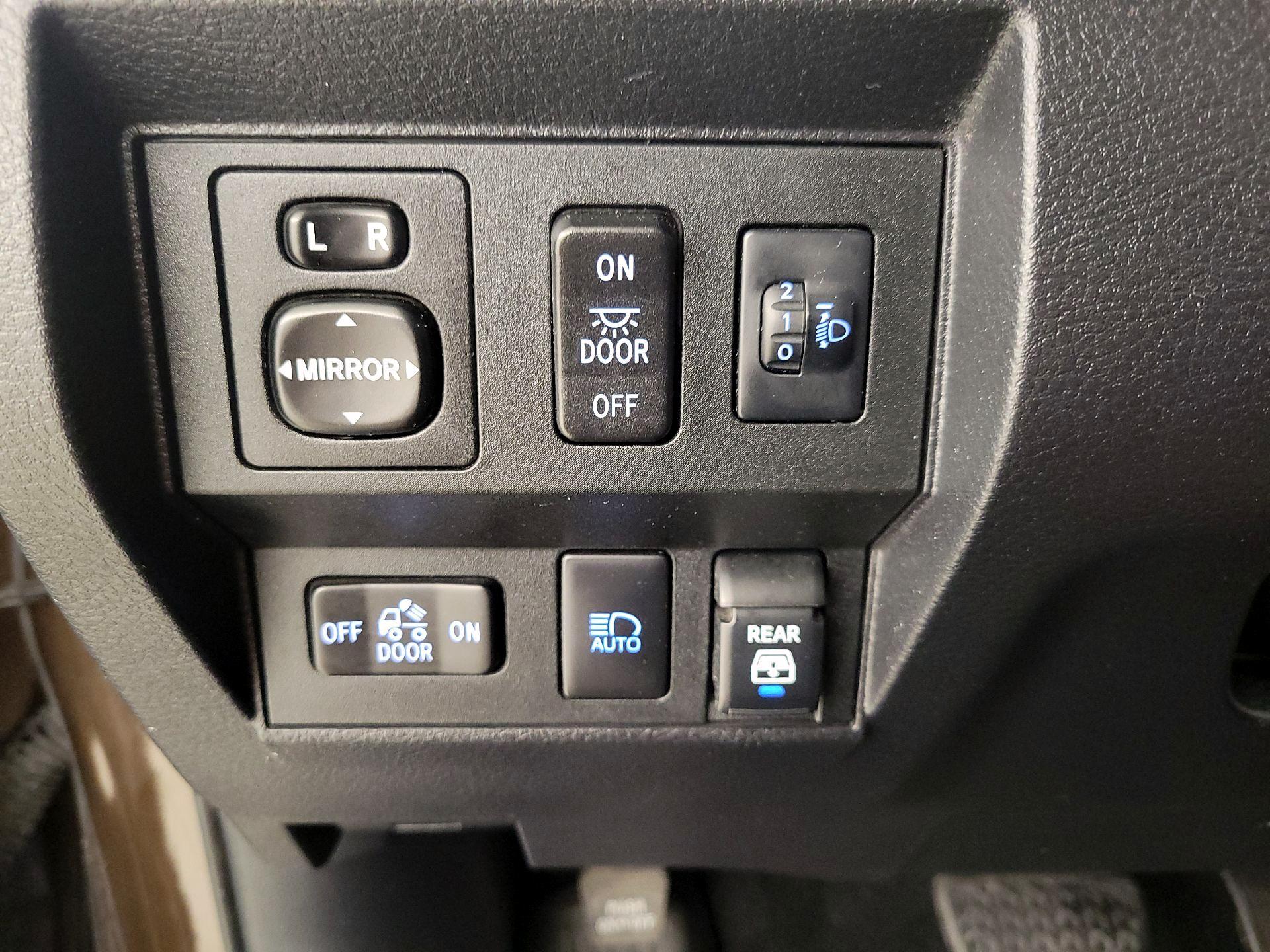 Thumbnail: 2021 Toyota Tundra - 13