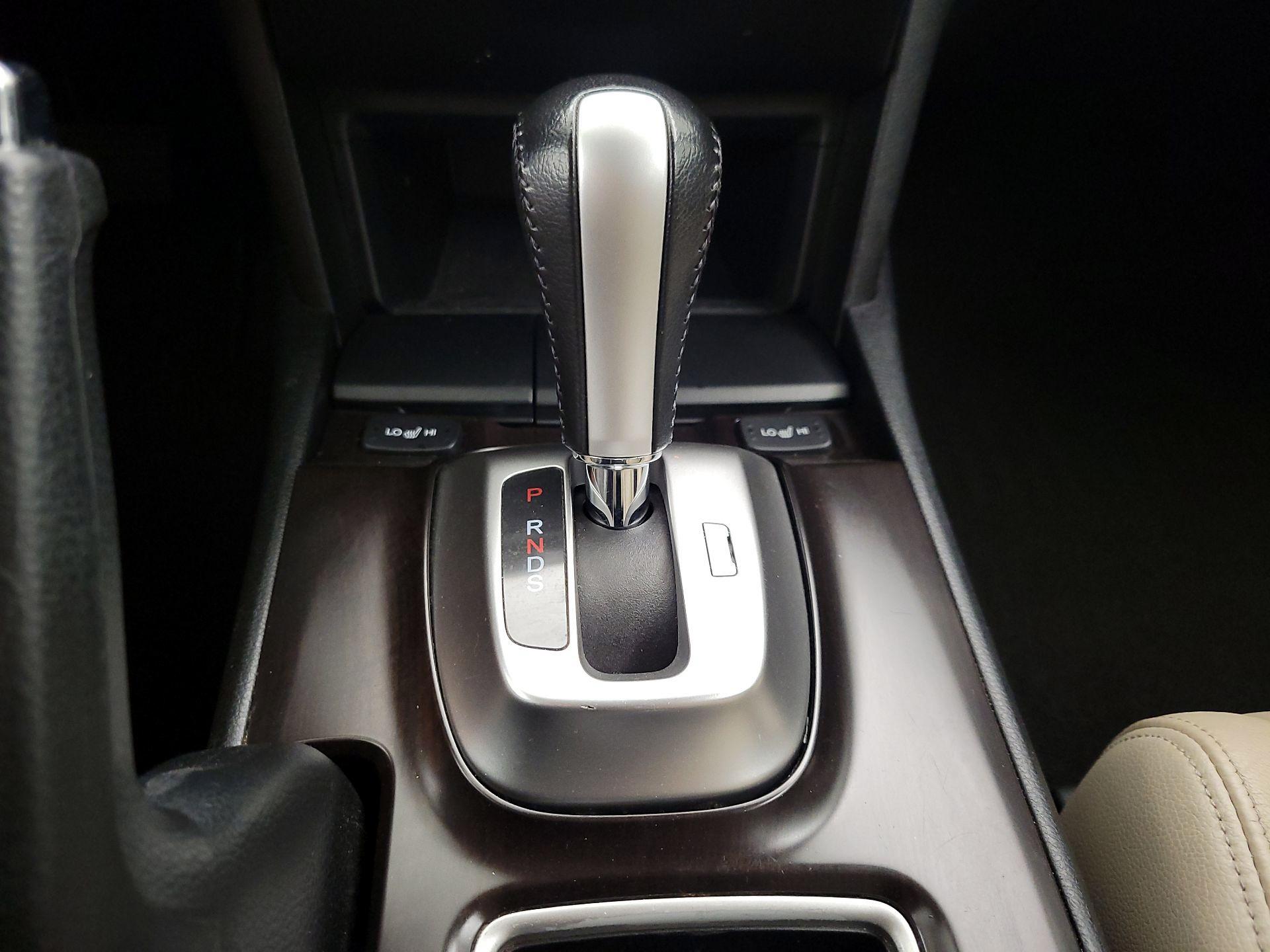 Thumbnail: 2015 Honda Accord Crosstour - 18
