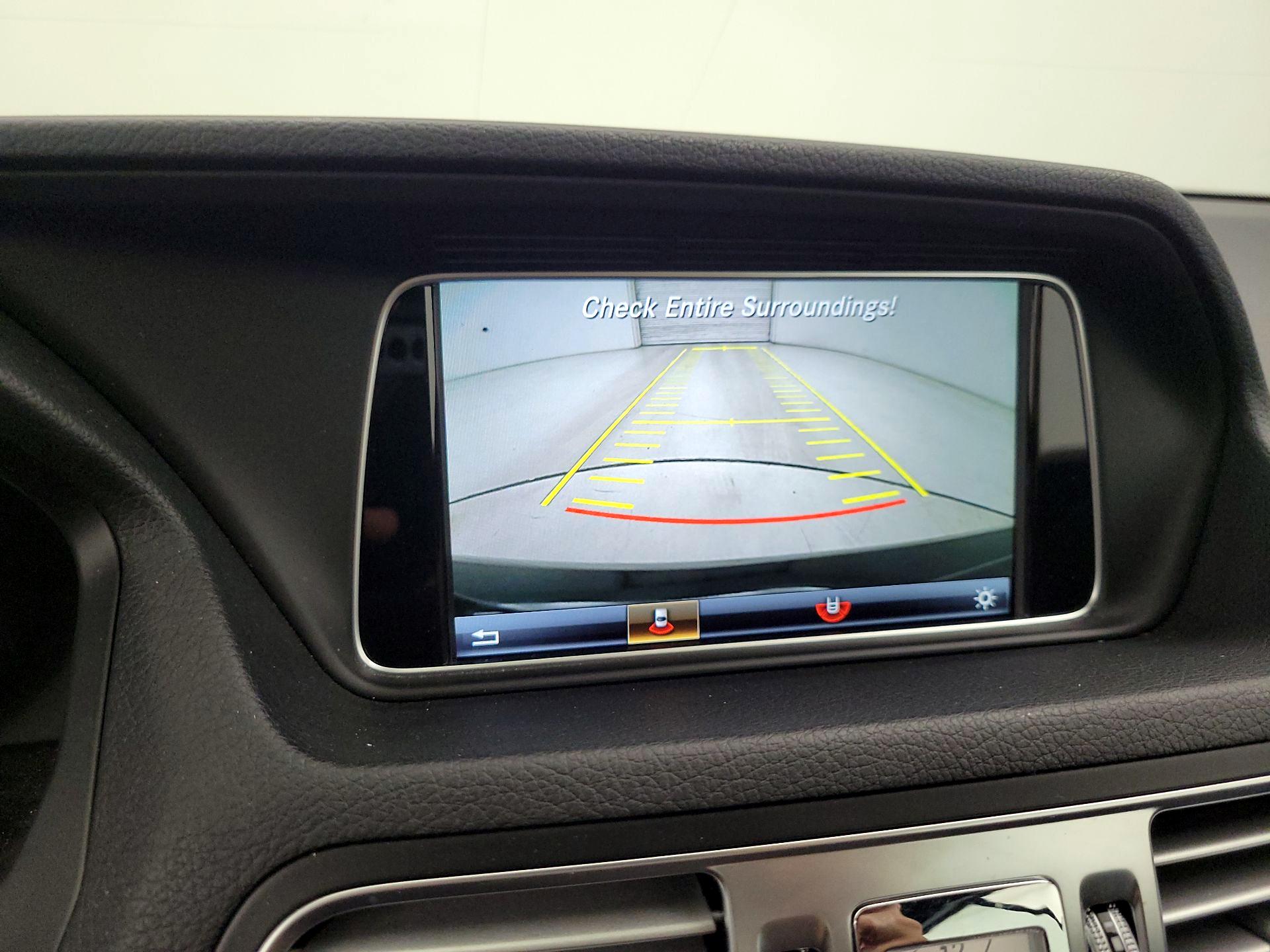 Thumbnail: 2016 Mercedes-Benz E-Class - 15