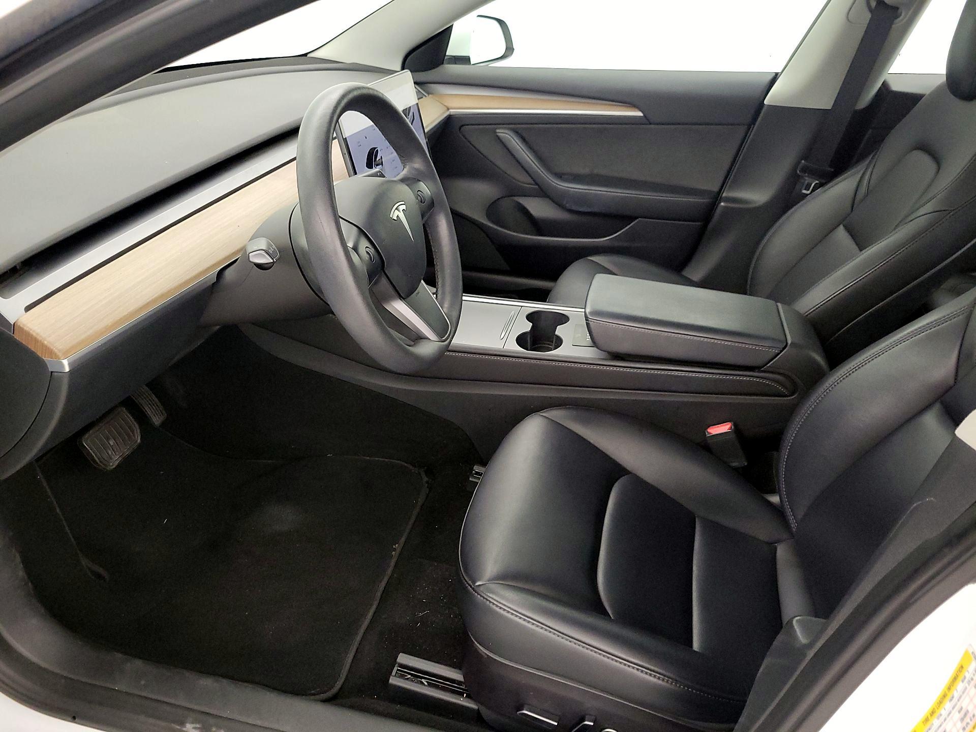 Thumbnail: 2023 Tesla Model 3 - 11