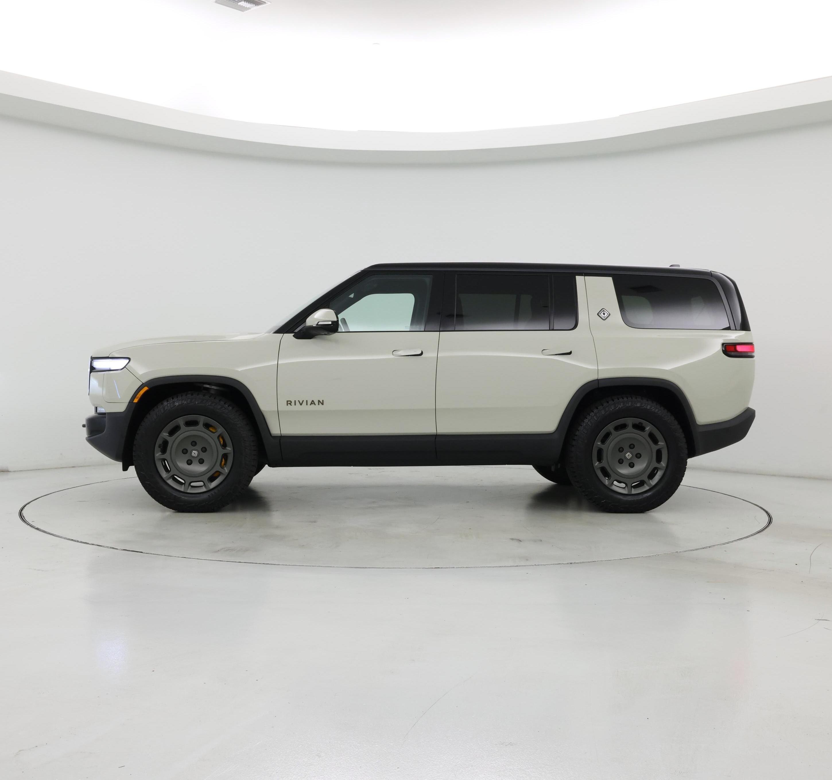 Thumbnail: 2025 Rivian R1S - 3