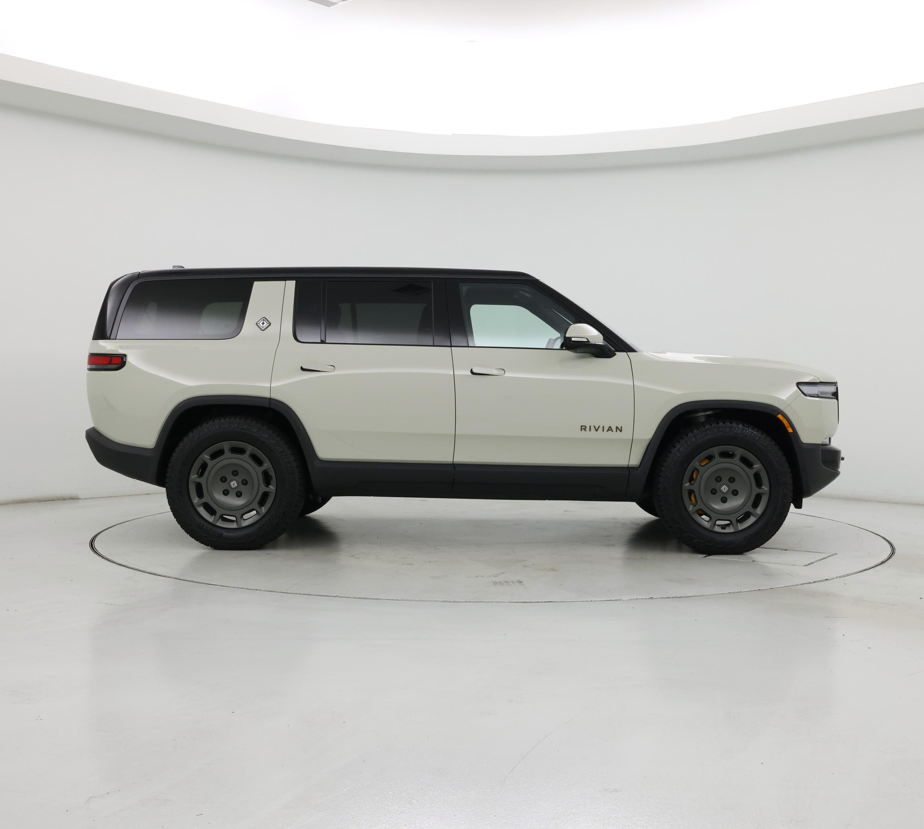 Thumbnail: 2025 Rivian R1S - 7