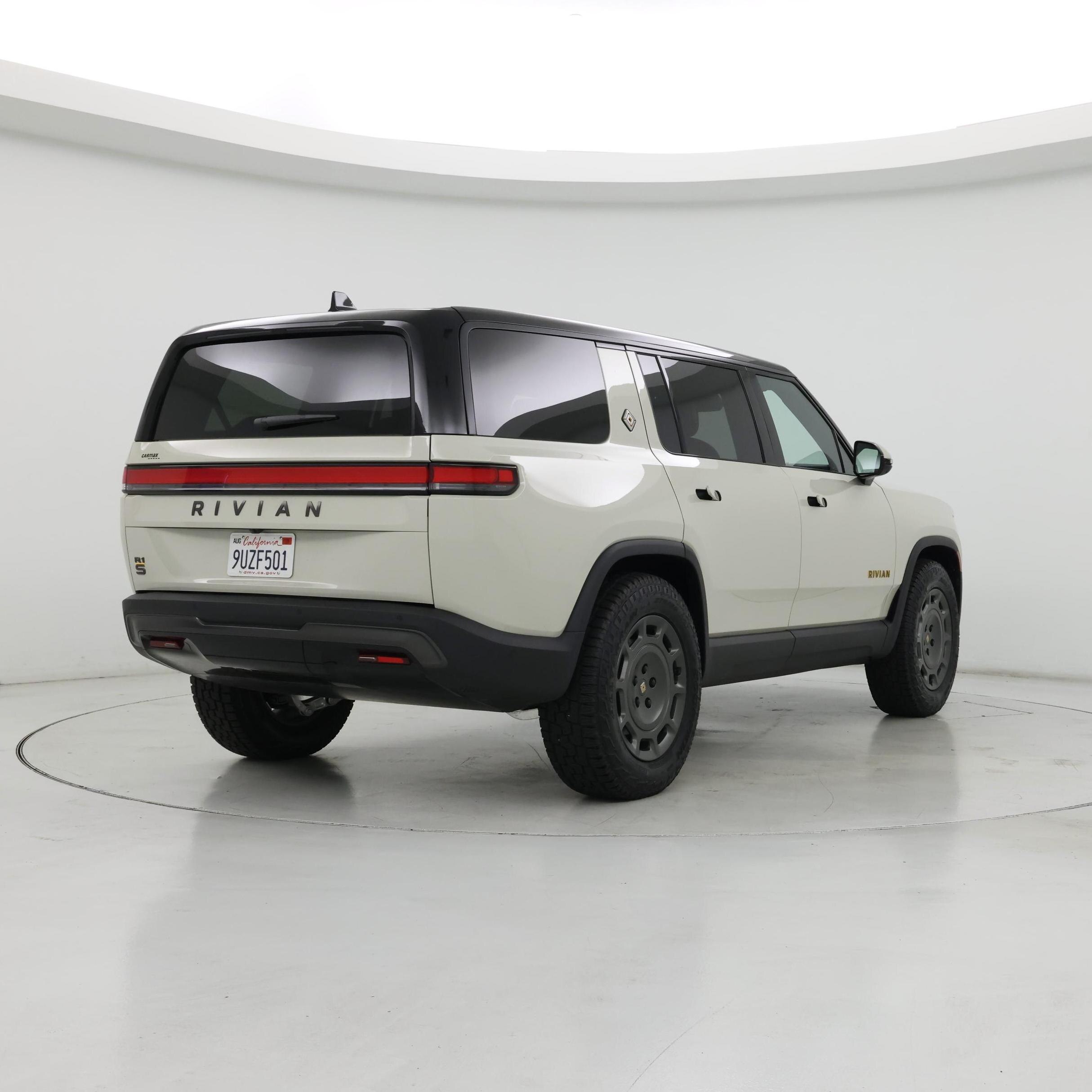 Thumbnail: 2025 Rivian R1S - 8