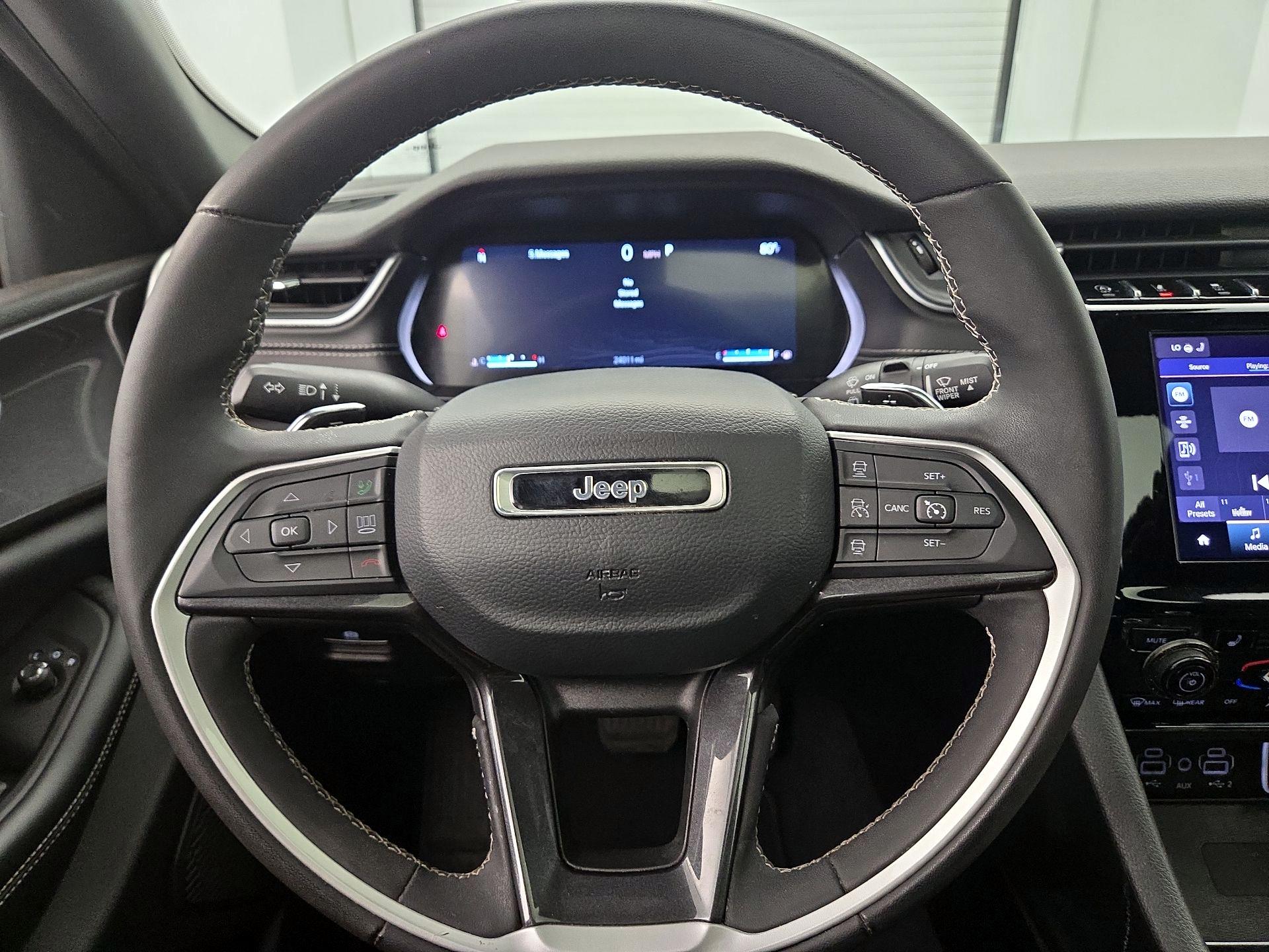 Thumbnail: 2023 Jeep Grand Cherokee - 10