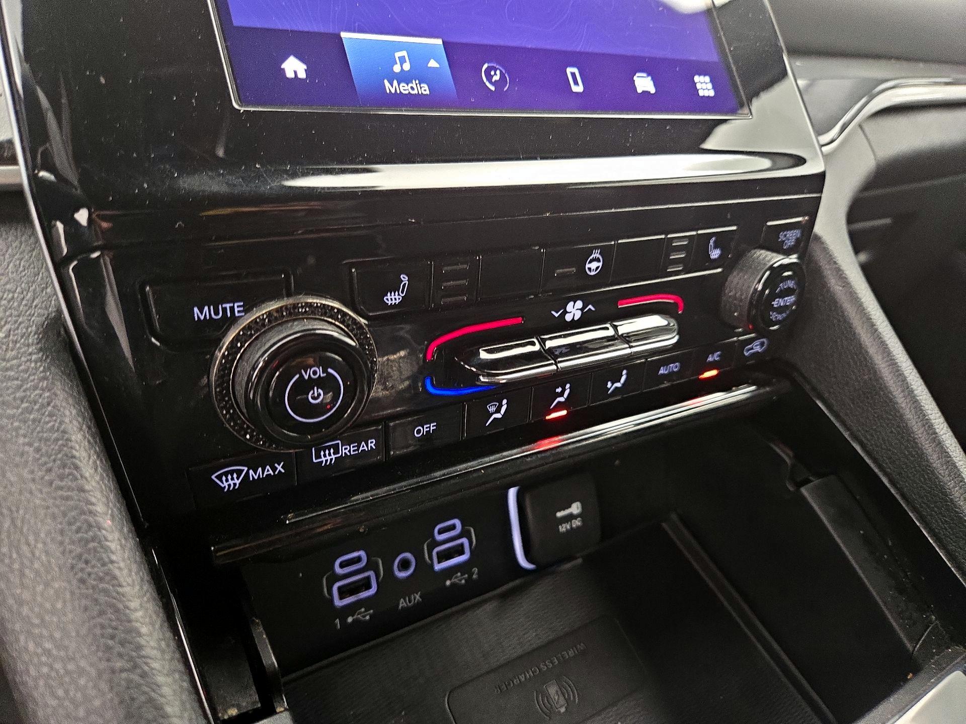 Thumbnail: 2023 Jeep Grand Cherokee - 16