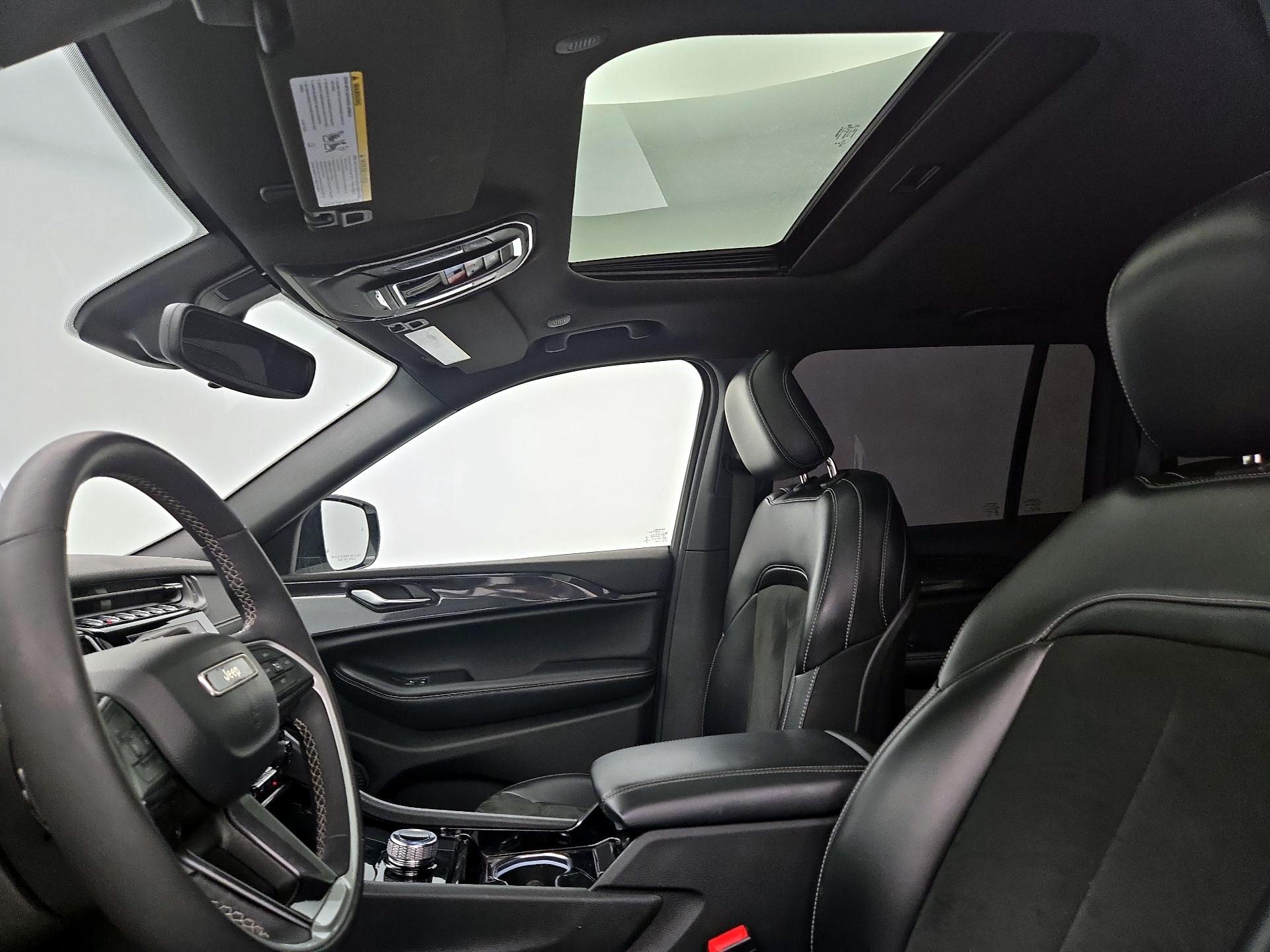 Thumbnail: 2023 Jeep Grand Cherokee - 19