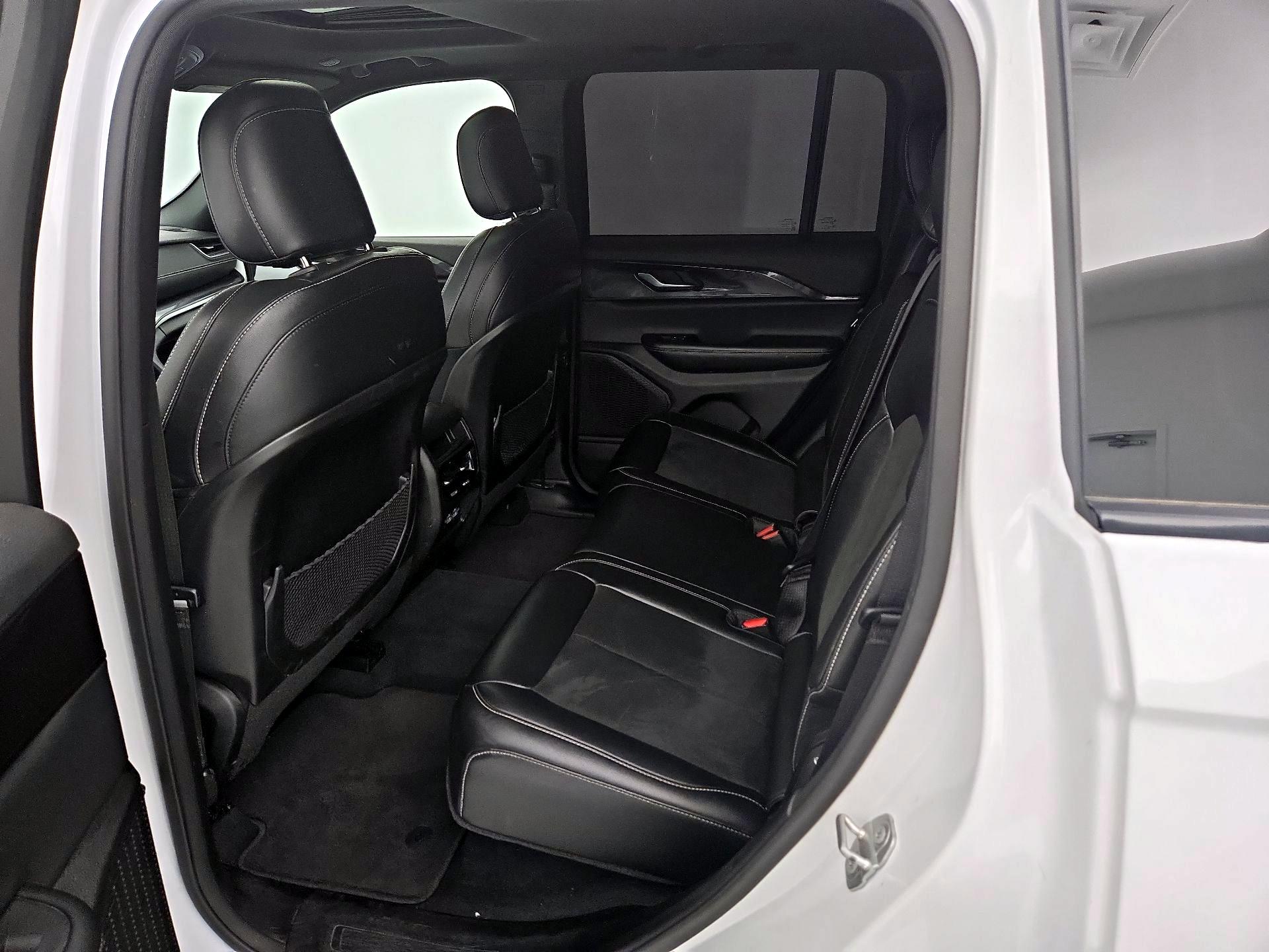 Thumbnail: 2023 Jeep Grand Cherokee - 20