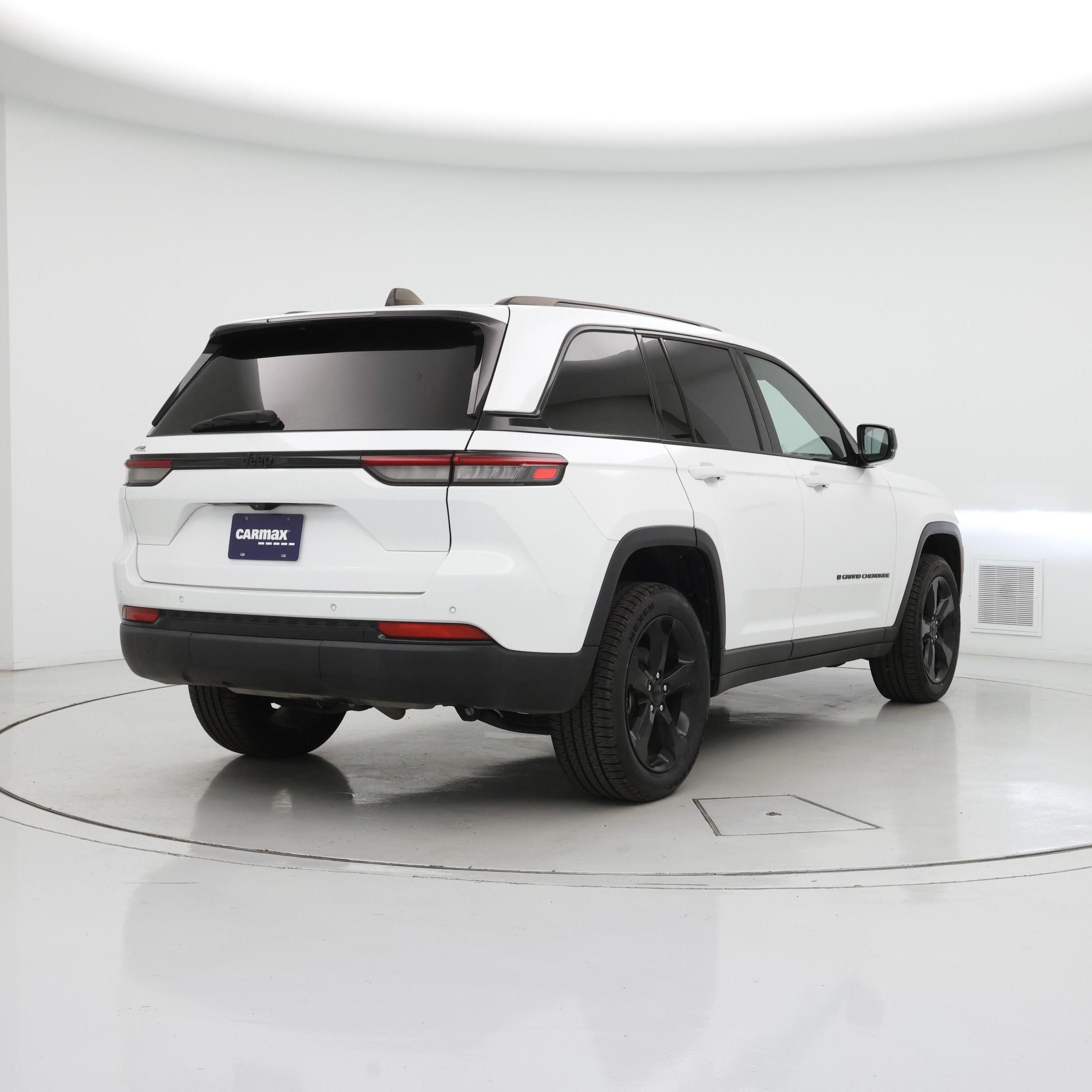 Thumbnail: 2023 Jeep Grand Cherokee - 8