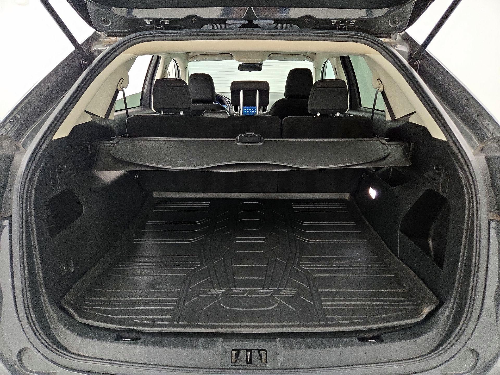 Thumbnail: 2021 Ford Edge - 20
