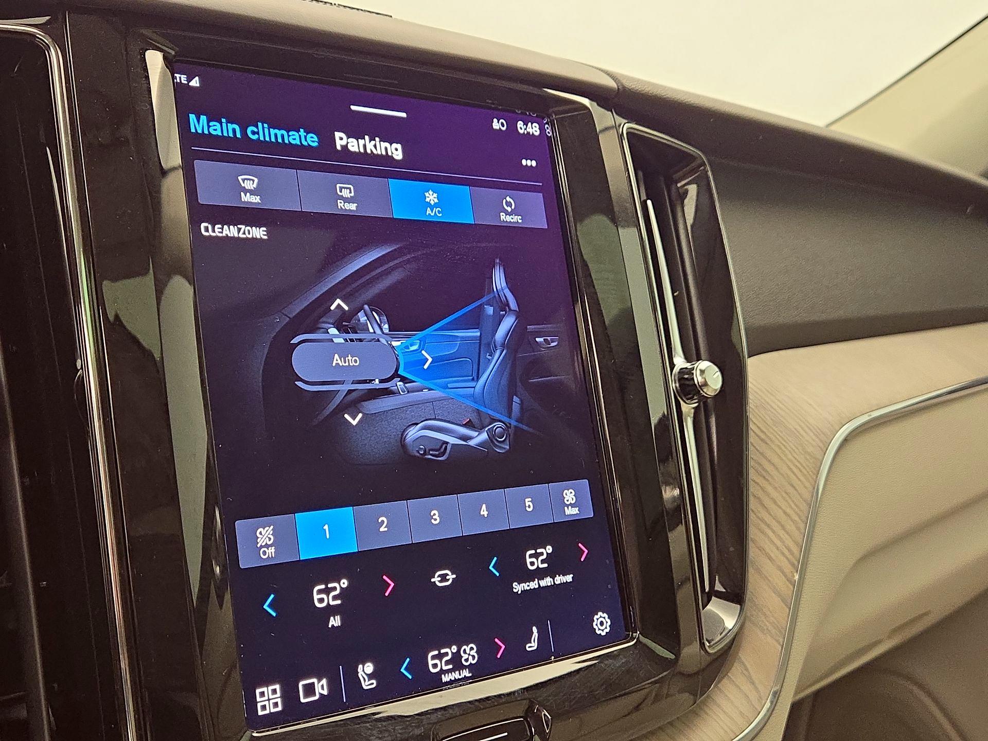 Thumbnail: 2023 Volvo XC60 - 16