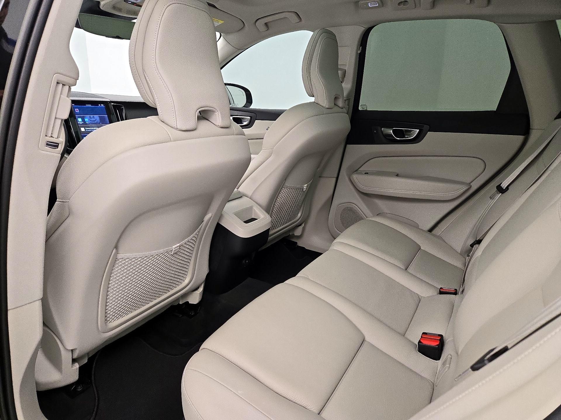 Thumbnail: 2023 Volvo XC60 - 20