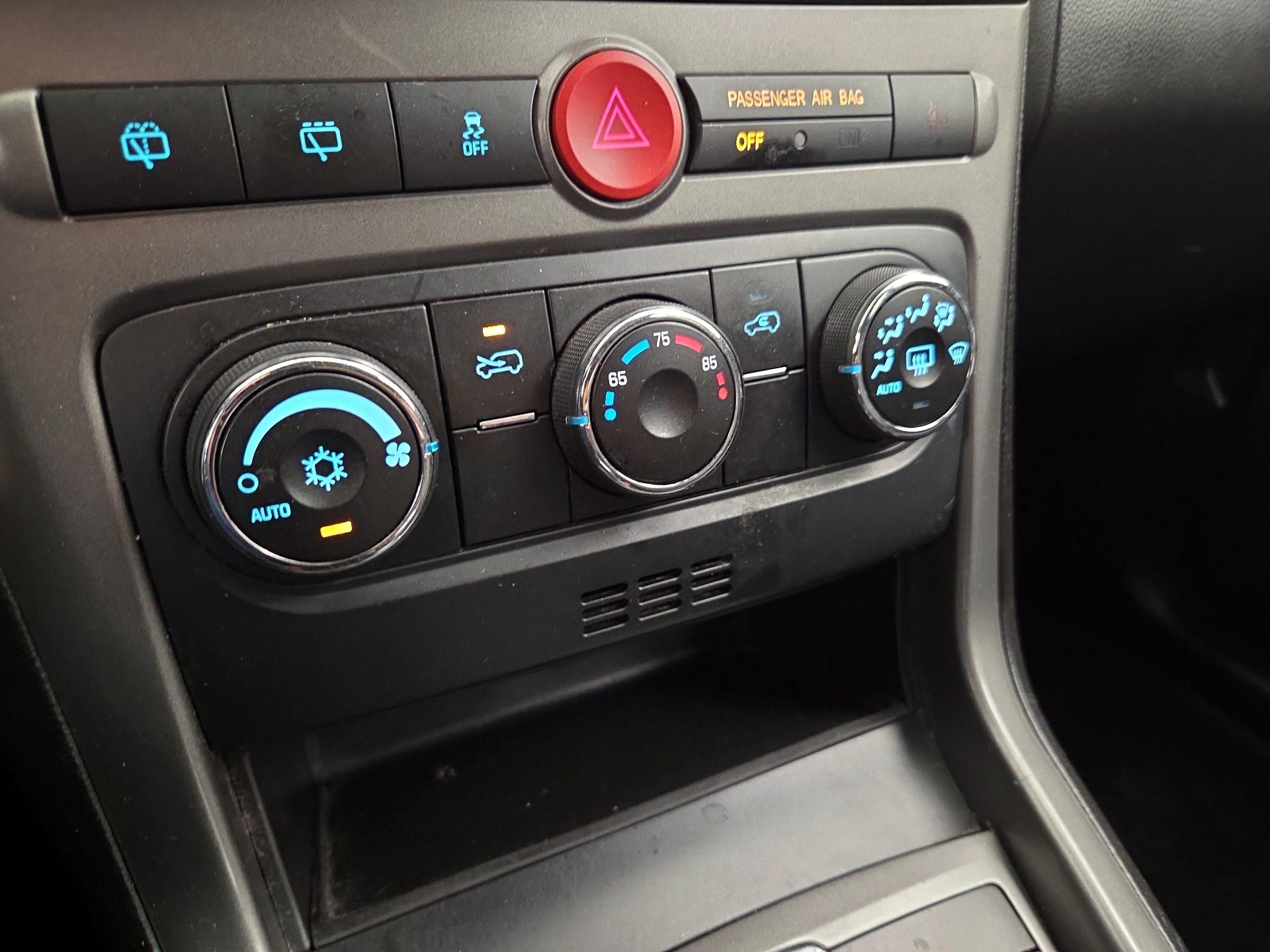 Thumbnail: 2014 Chevrolet Captiva Sport - 15