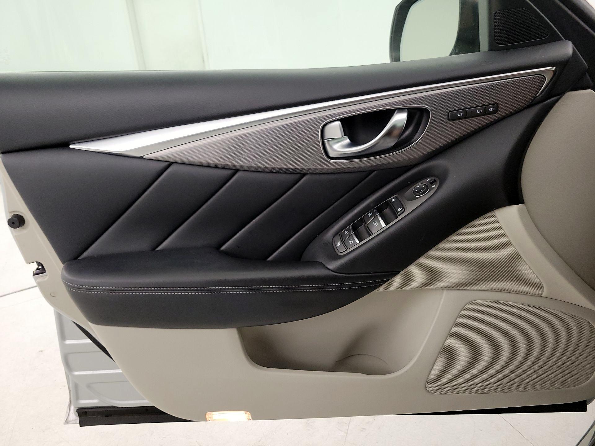 Thumbnail: 2016 INFINITI Q50 - 12